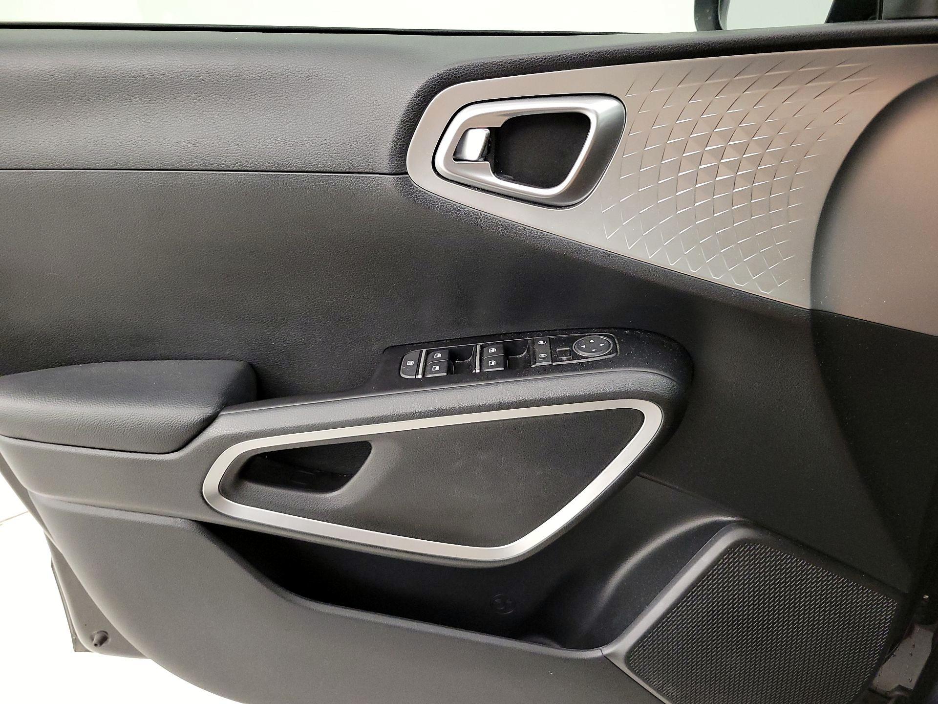 Thumbnail: 2022 Kia Soul - 12
