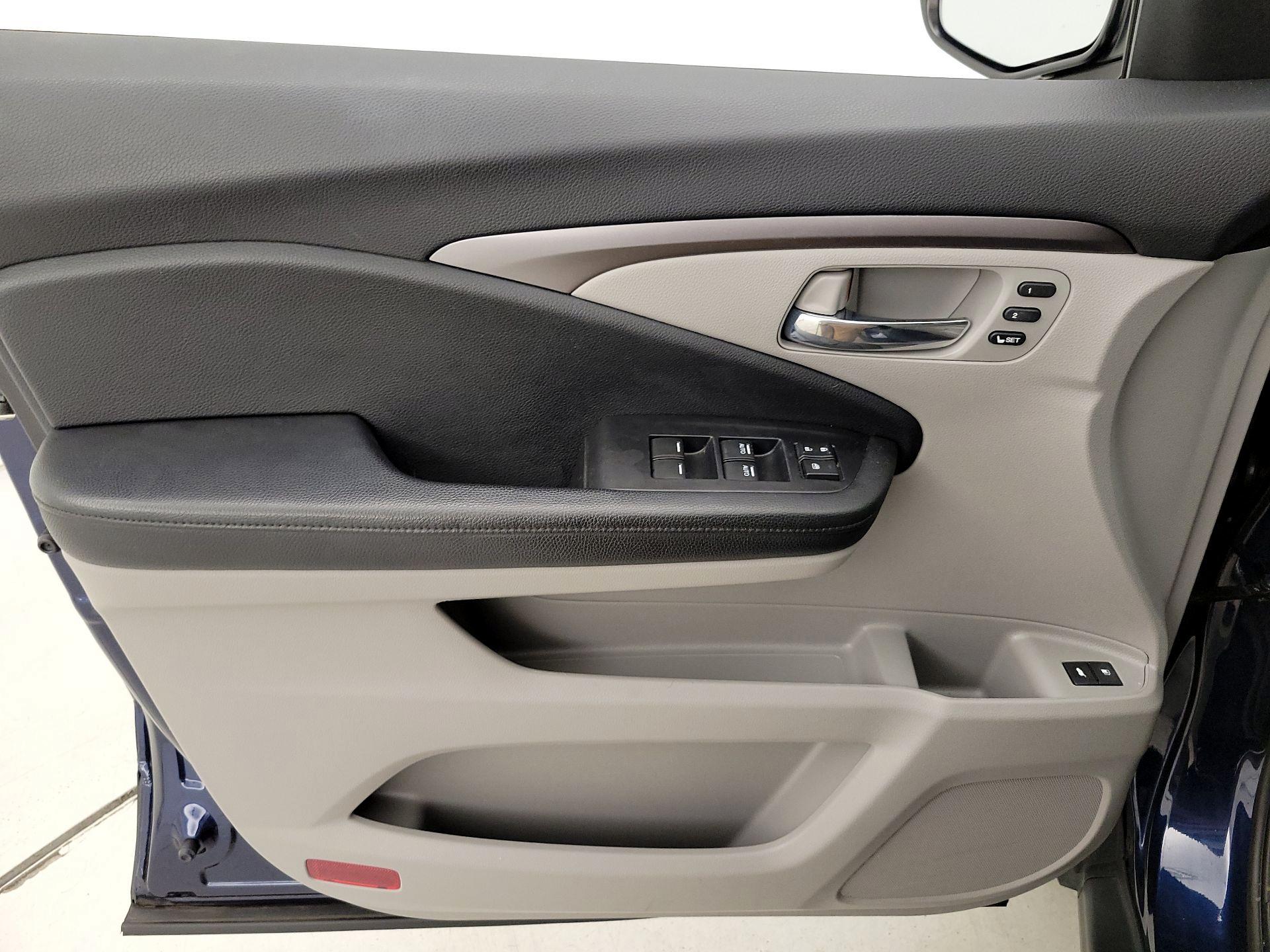 Thumbnail: 2020 Honda Pilot - 12