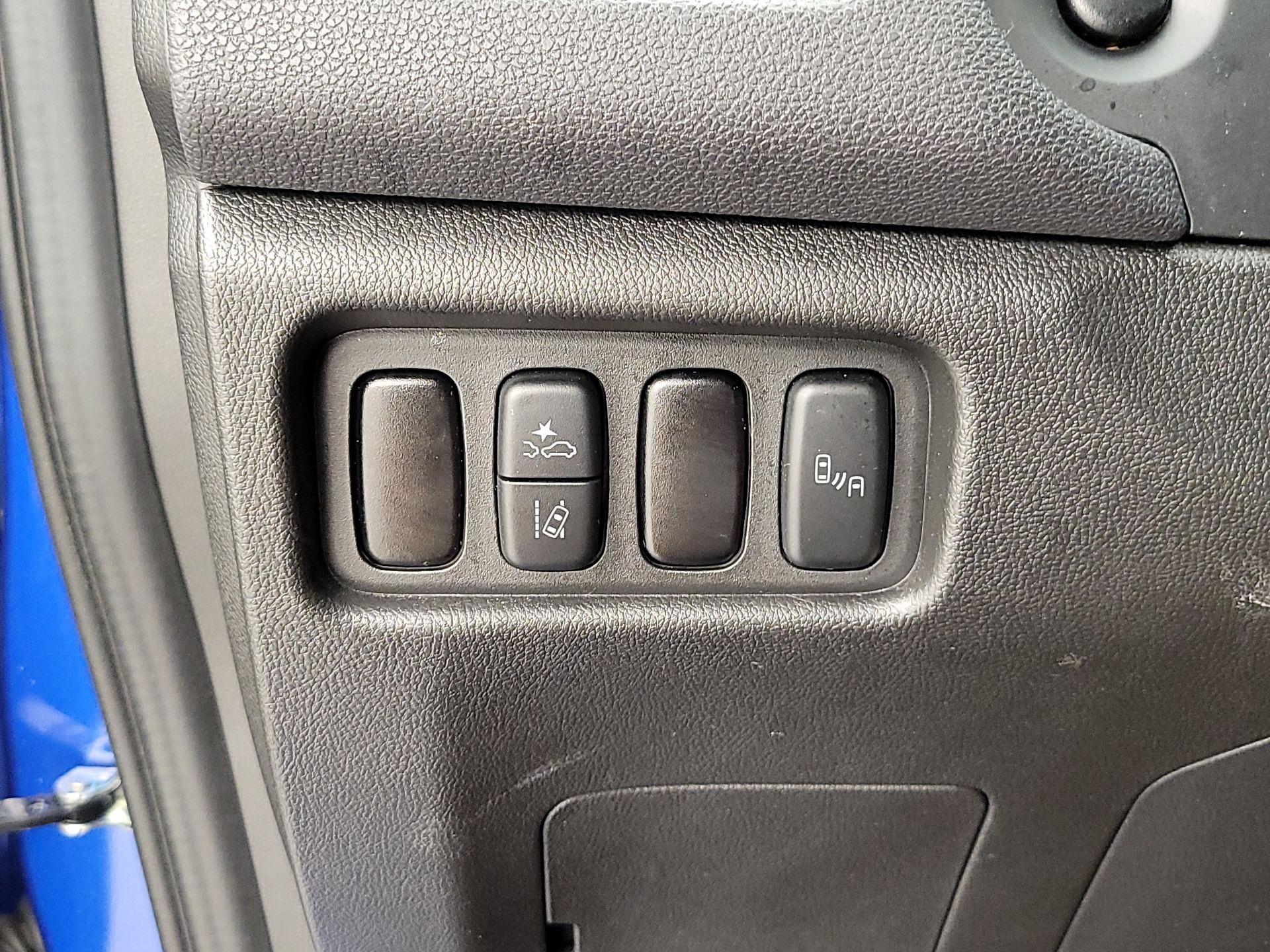 Thumbnail: 2024 Mitsubishi Outlander Sport - 13