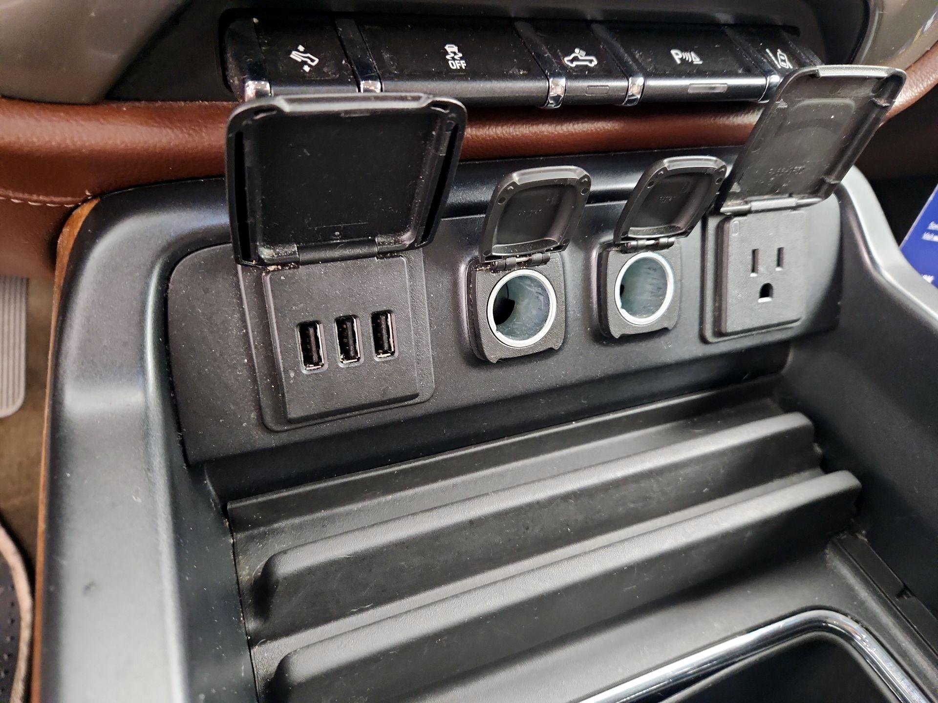 Thumbnail: 2015 Chevrolet Silverado 1500 - 18