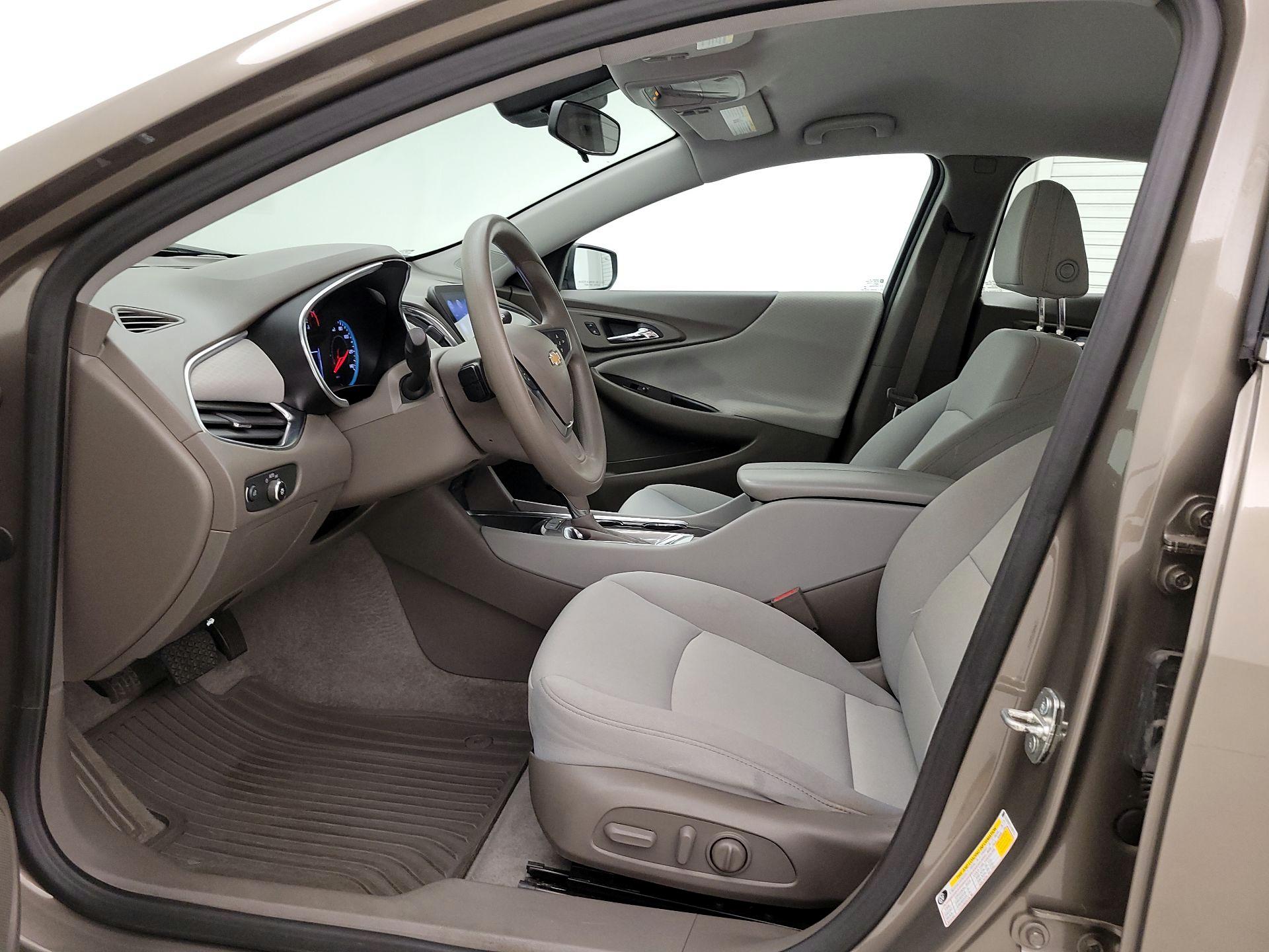 Thumbnail: 2020 Chevrolet Malibu - 11