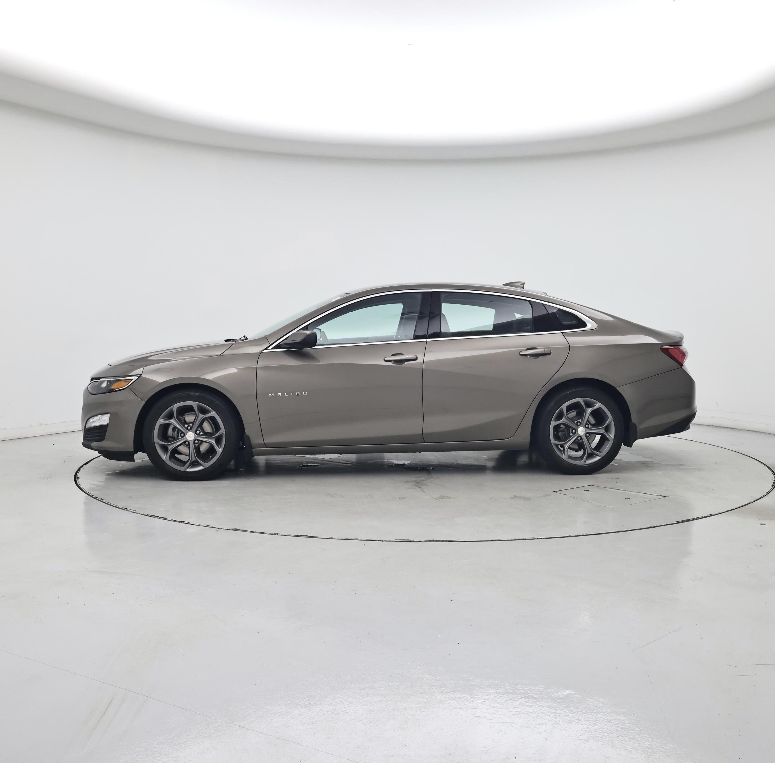 Thumbnail: 2020 Chevrolet Malibu - 3