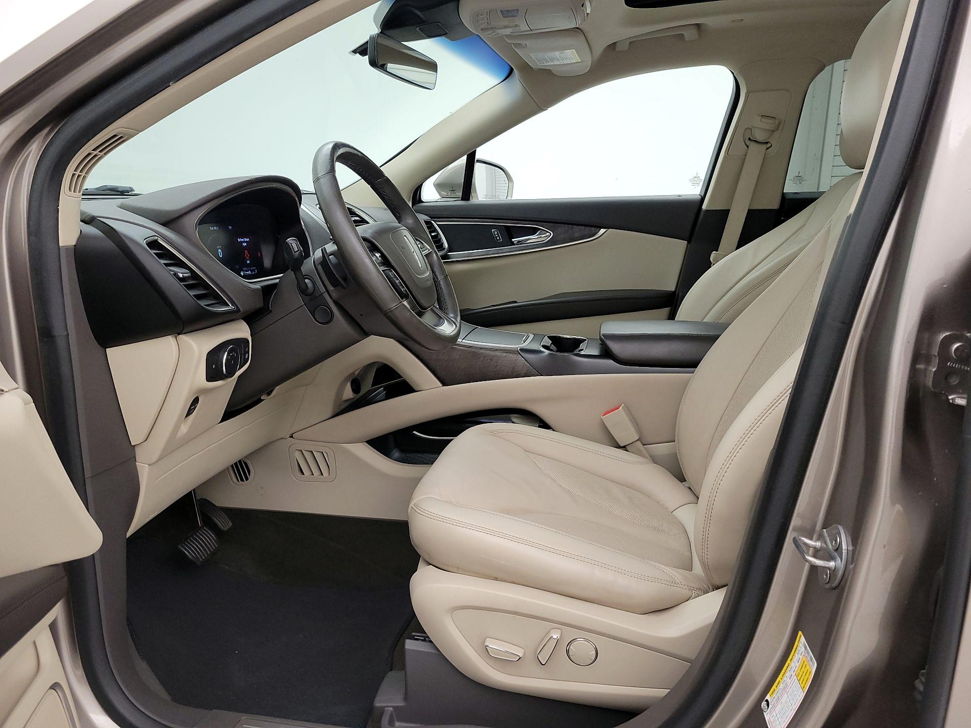 Thumbnail: 2019 Lincoln Nautilus - 11