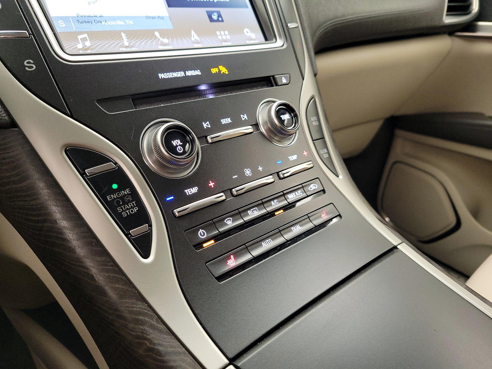 Thumbnail: 2019 Lincoln Nautilus - 17