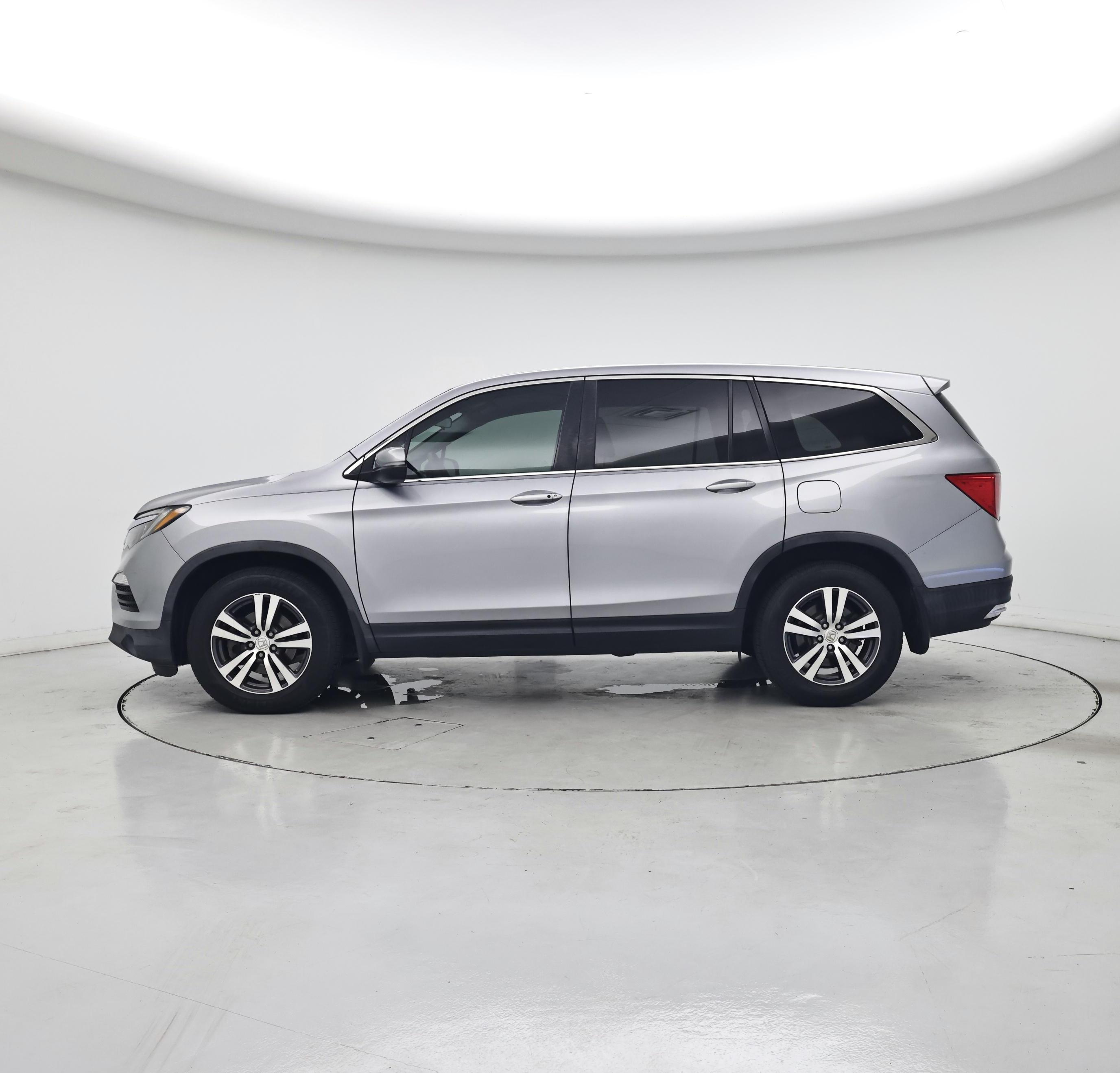 Thumbnail: 2018 Honda Pilot - 3