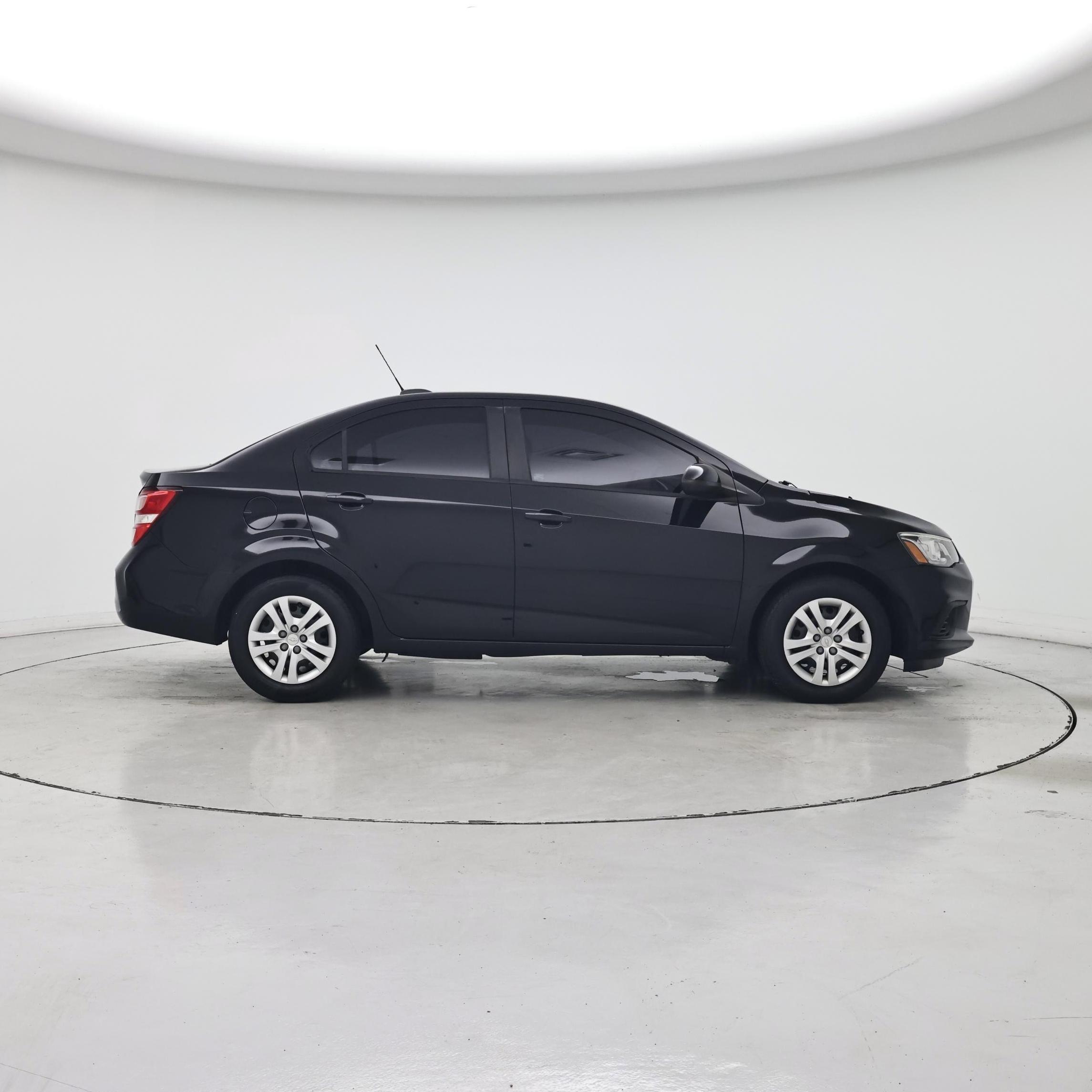Thumbnail: 2017 Chevrolet Sonic - 7