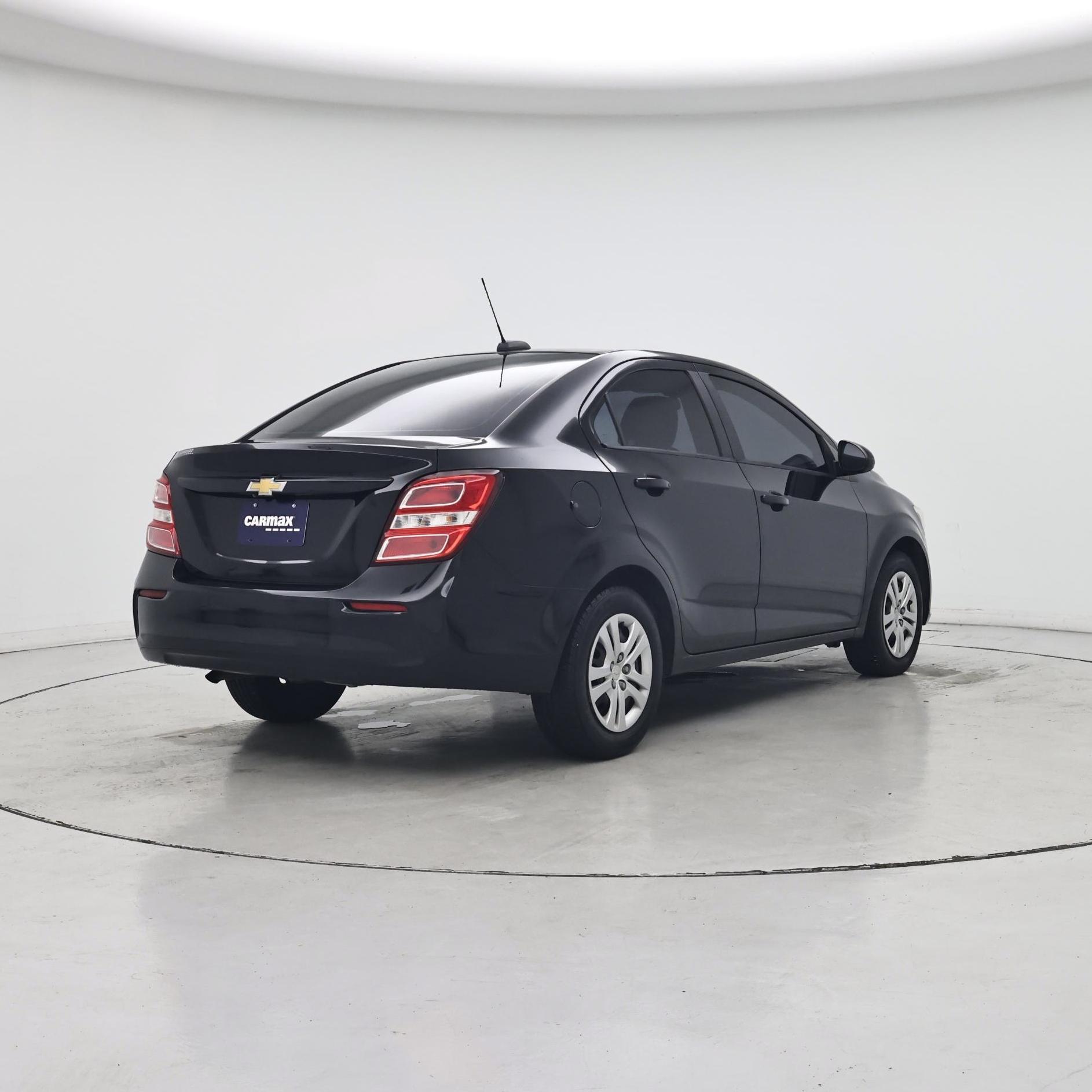 Thumbnail: 2017 Chevrolet Sonic - 8