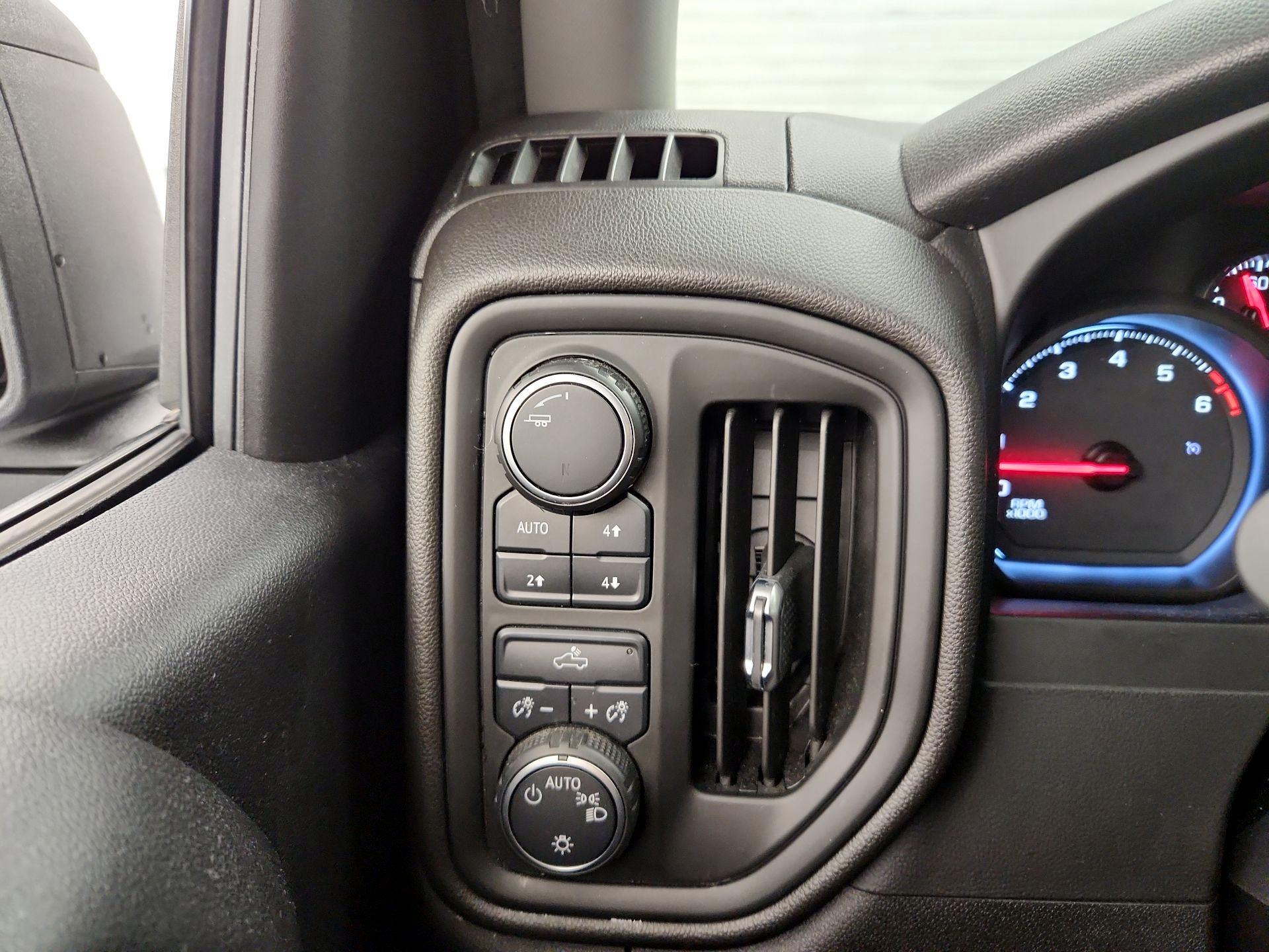 Thumbnail: 2021 Chevrolet Silverado 1500 - 13