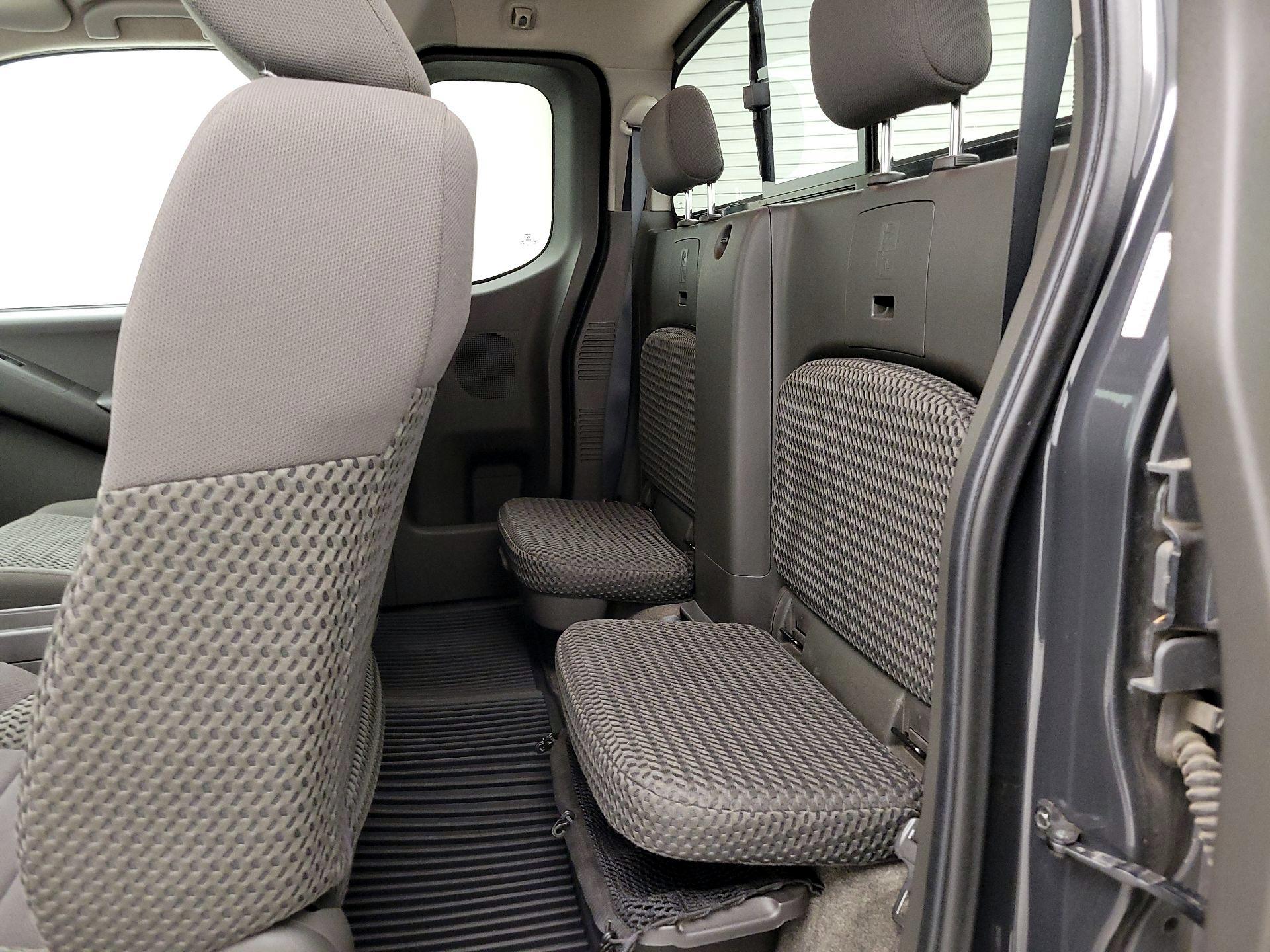 Thumbnail: 2013 Nissan Frontier - 18