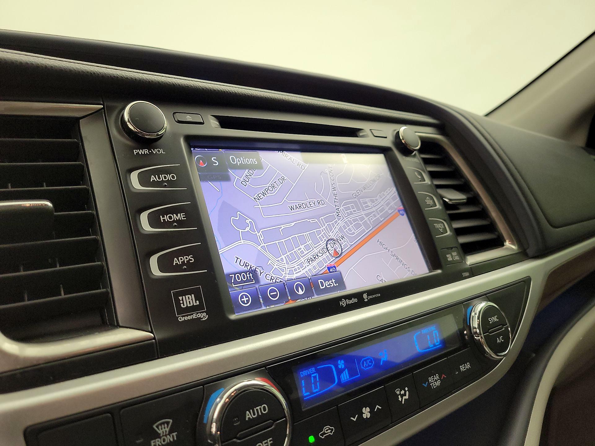 Thumbnail: 2014 Toyota Highlander - 14