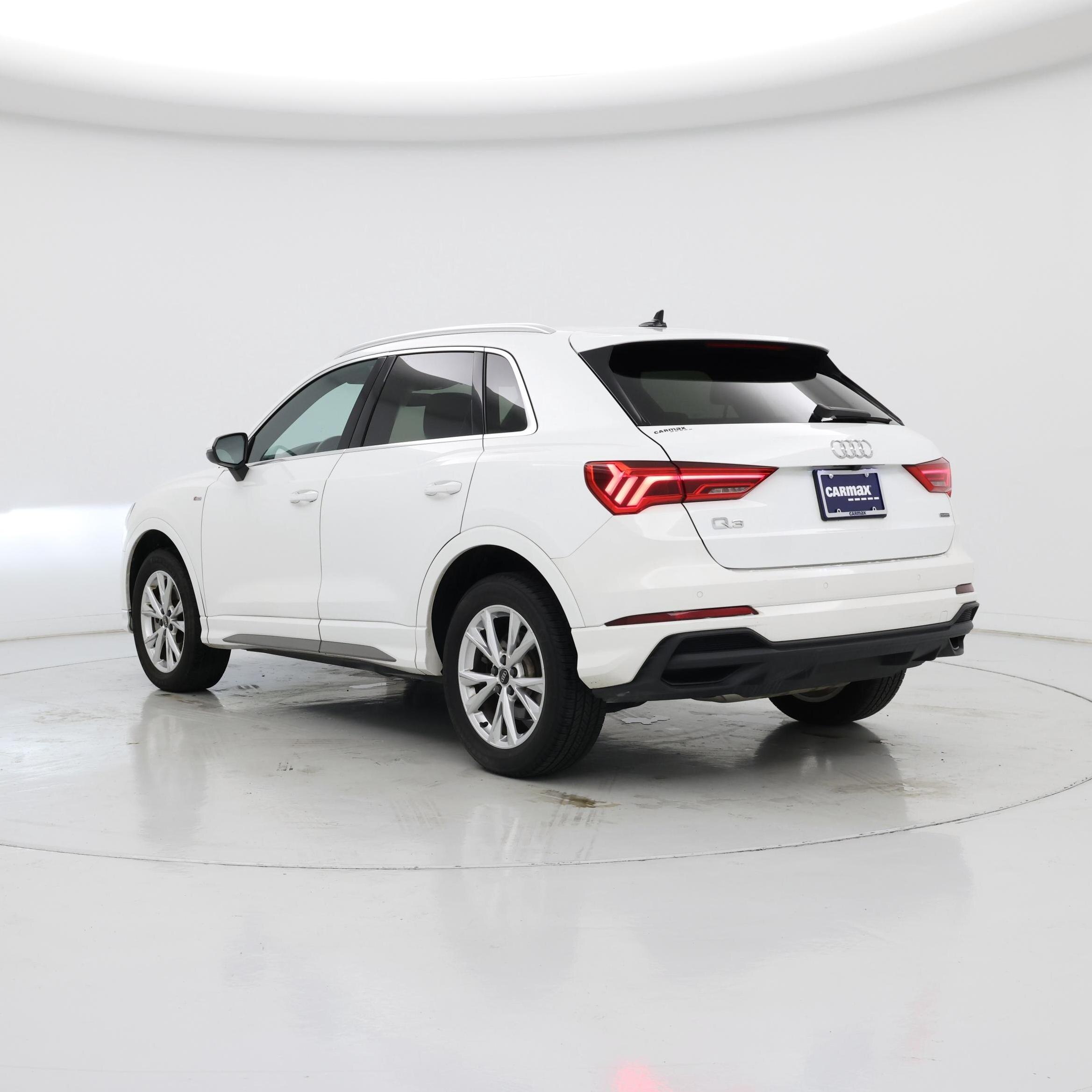 Thumbnail: 2023 Audi Q3 - 2