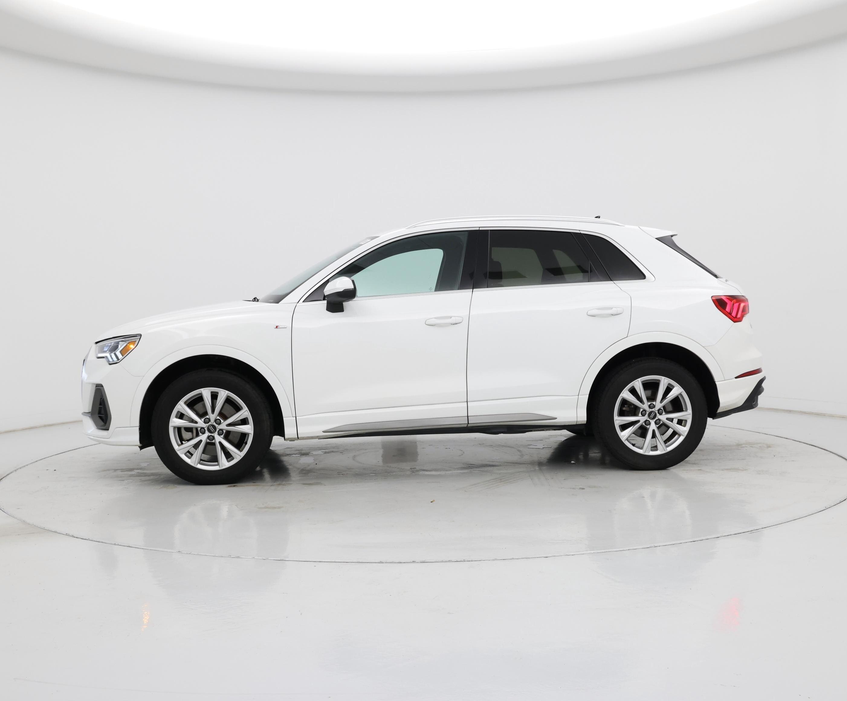 Thumbnail: 2023 Audi Q3 - 3