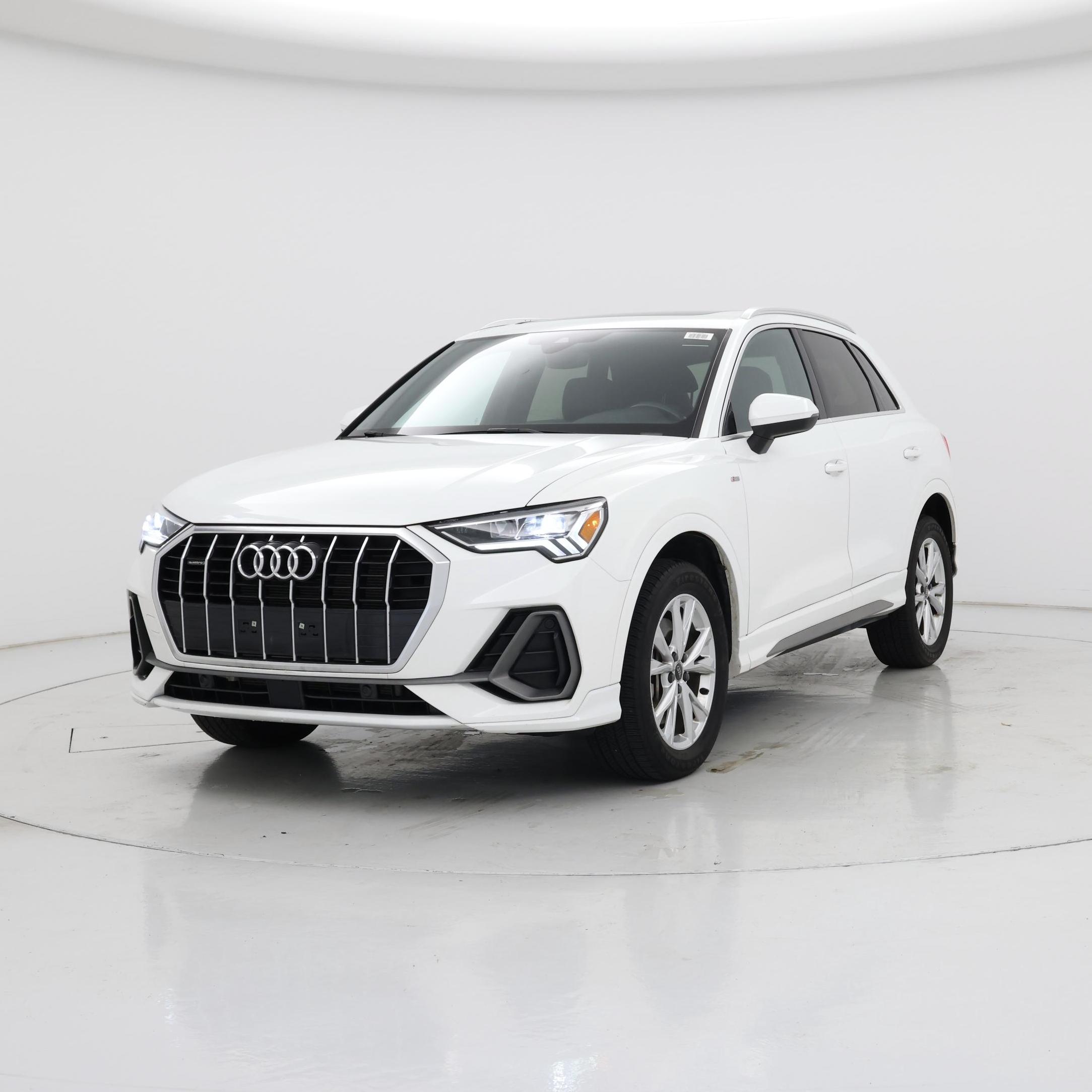 Thumbnail: 2023 Audi Q3 - 4