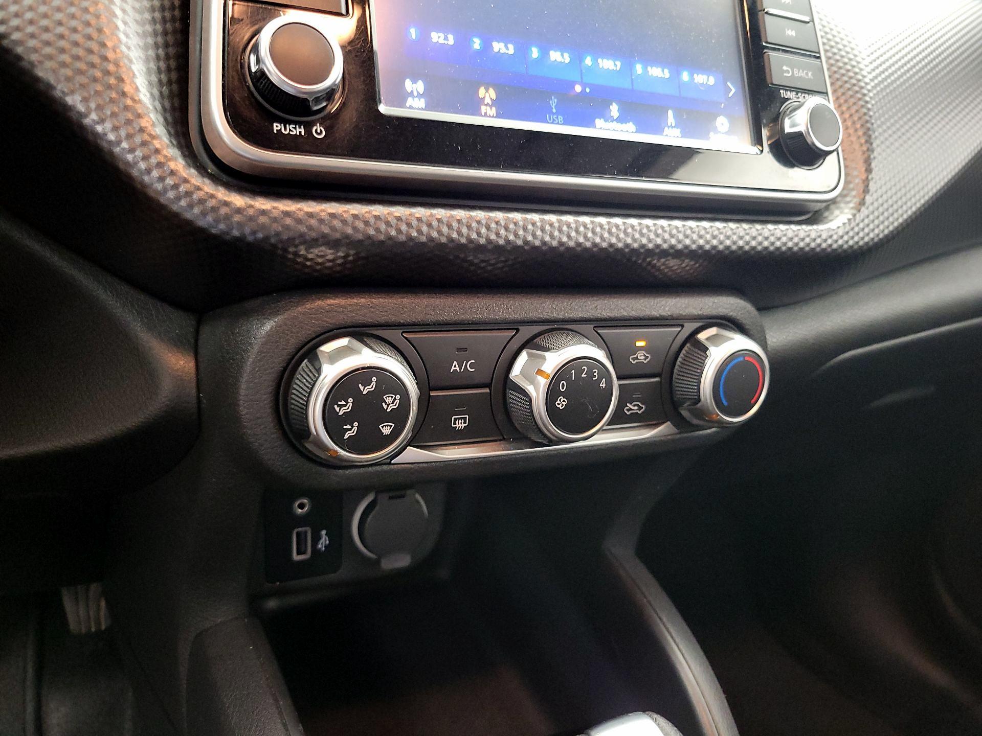 Thumbnail: 2020 Nissan Kicks - 16