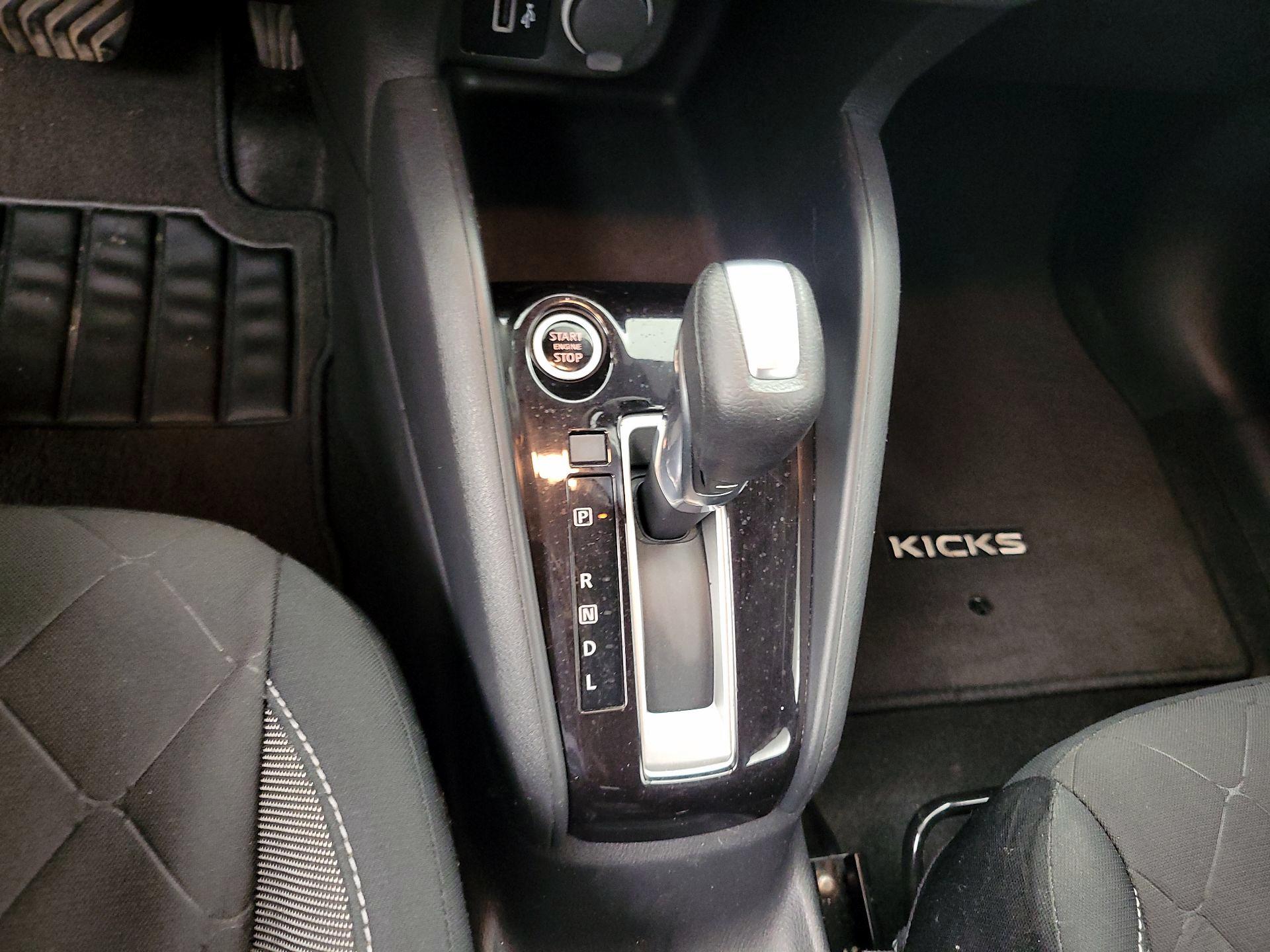 Thumbnail: 2020 Nissan Kicks - 17