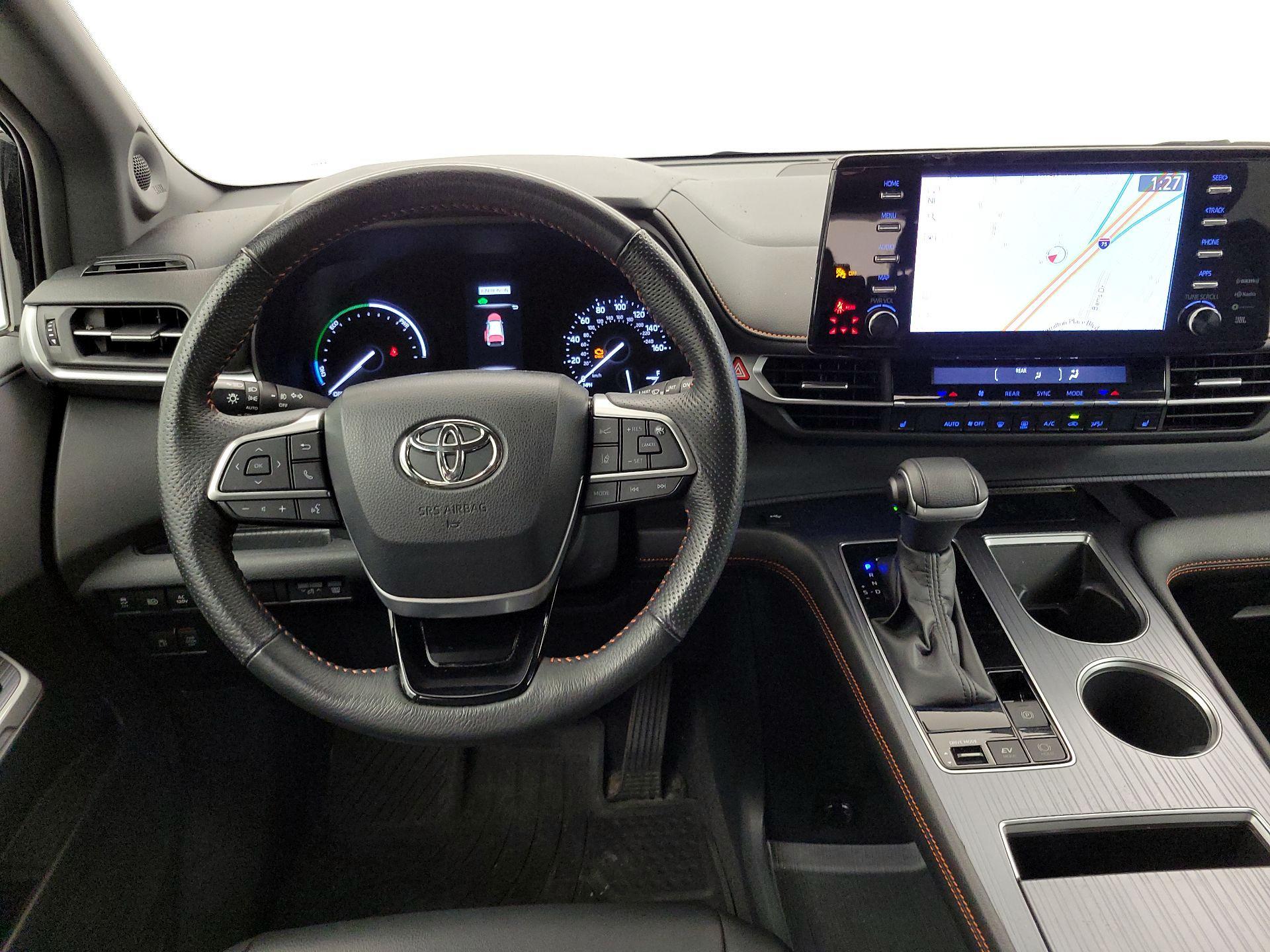 Thumbnail: 2022 Toyota Sienna - 10