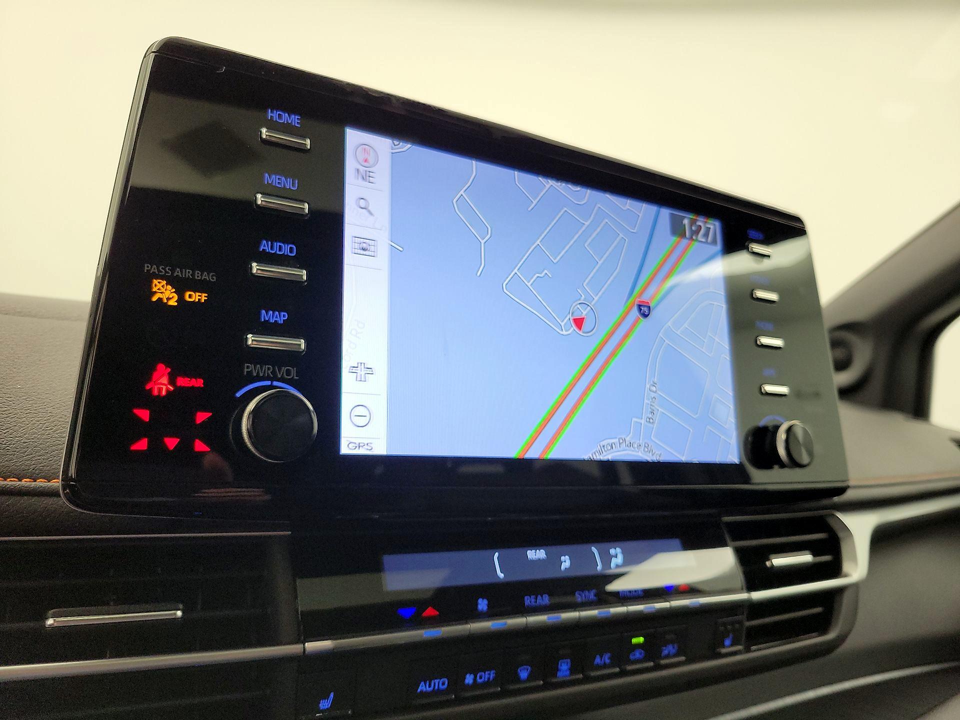 Thumbnail: 2022 Toyota Sienna - 14