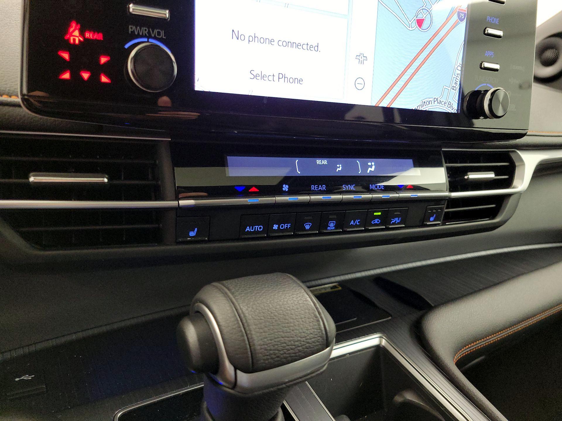 Thumbnail: 2022 Toyota Sienna - 17