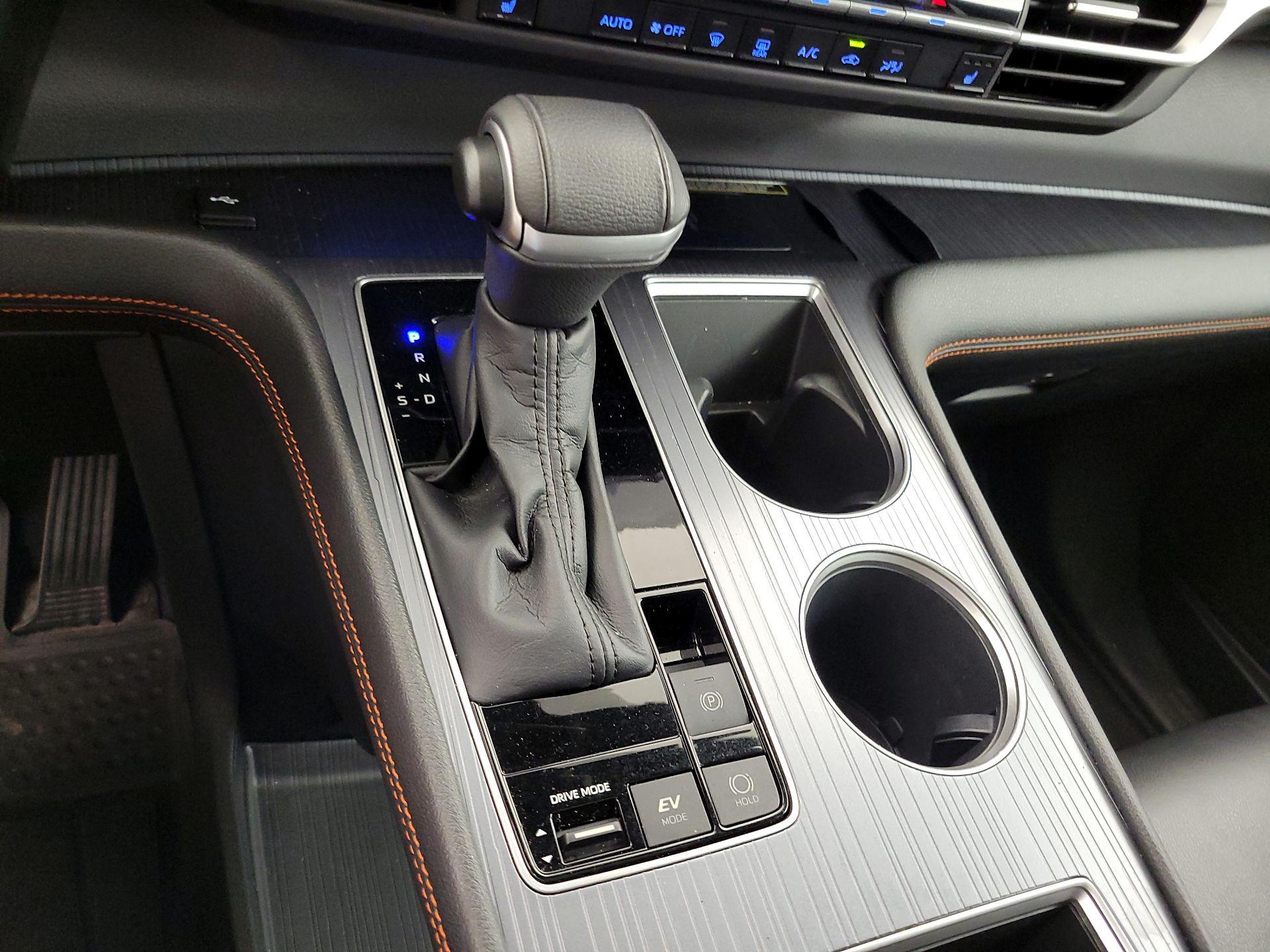 Thumbnail: 2022 Toyota Sienna - 18