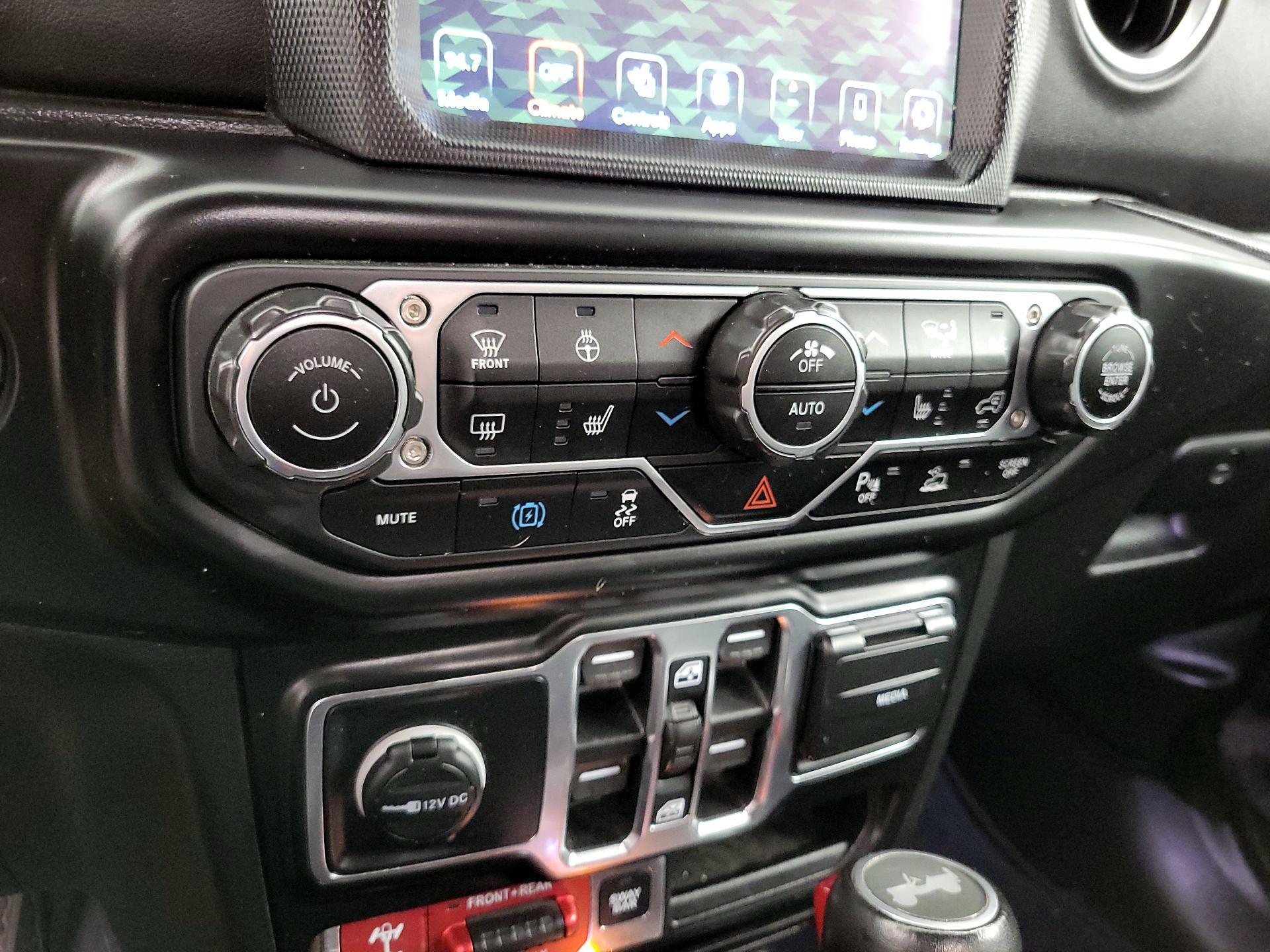Thumbnail: 2022 Jeep Wrangler - 17