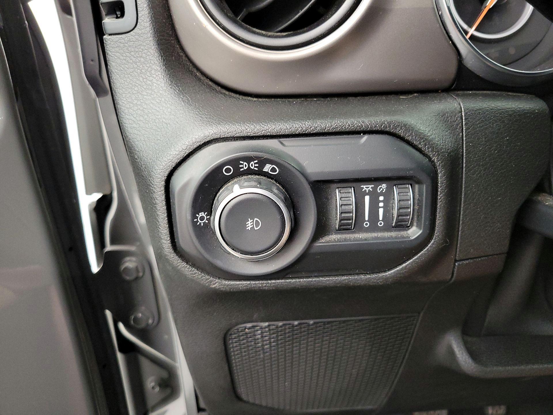 Thumbnail: 2020 Jeep Wrangler - 13