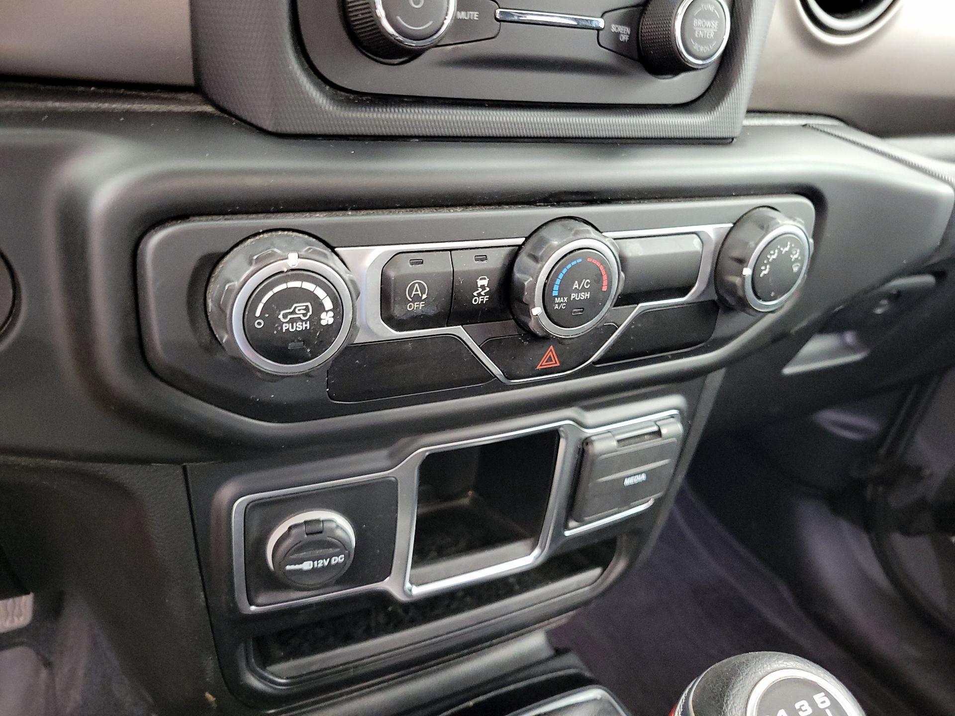 Thumbnail: 2020 Jeep Wrangler - 16