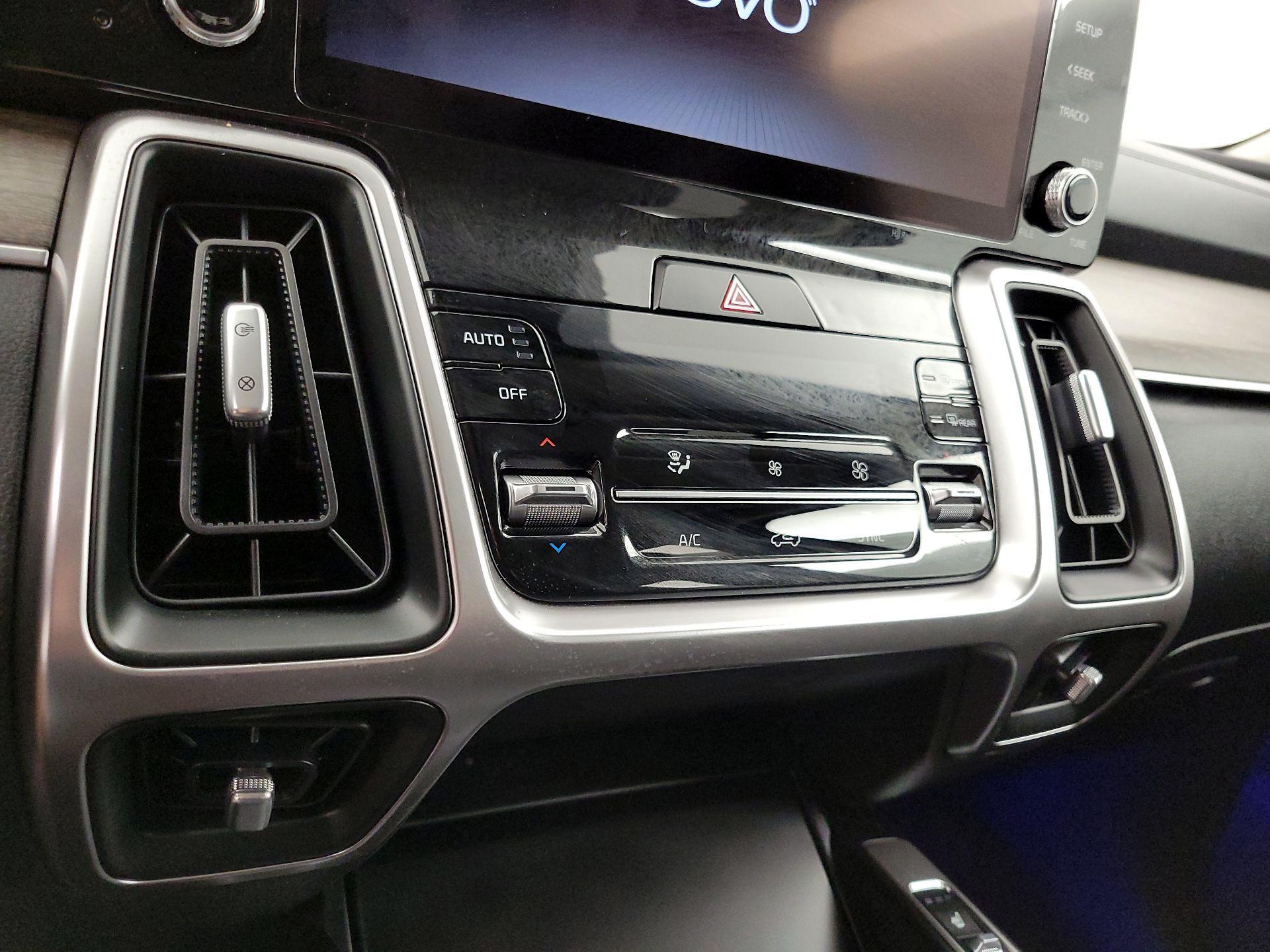 Thumbnail: 2021 Kia Sorento - 17