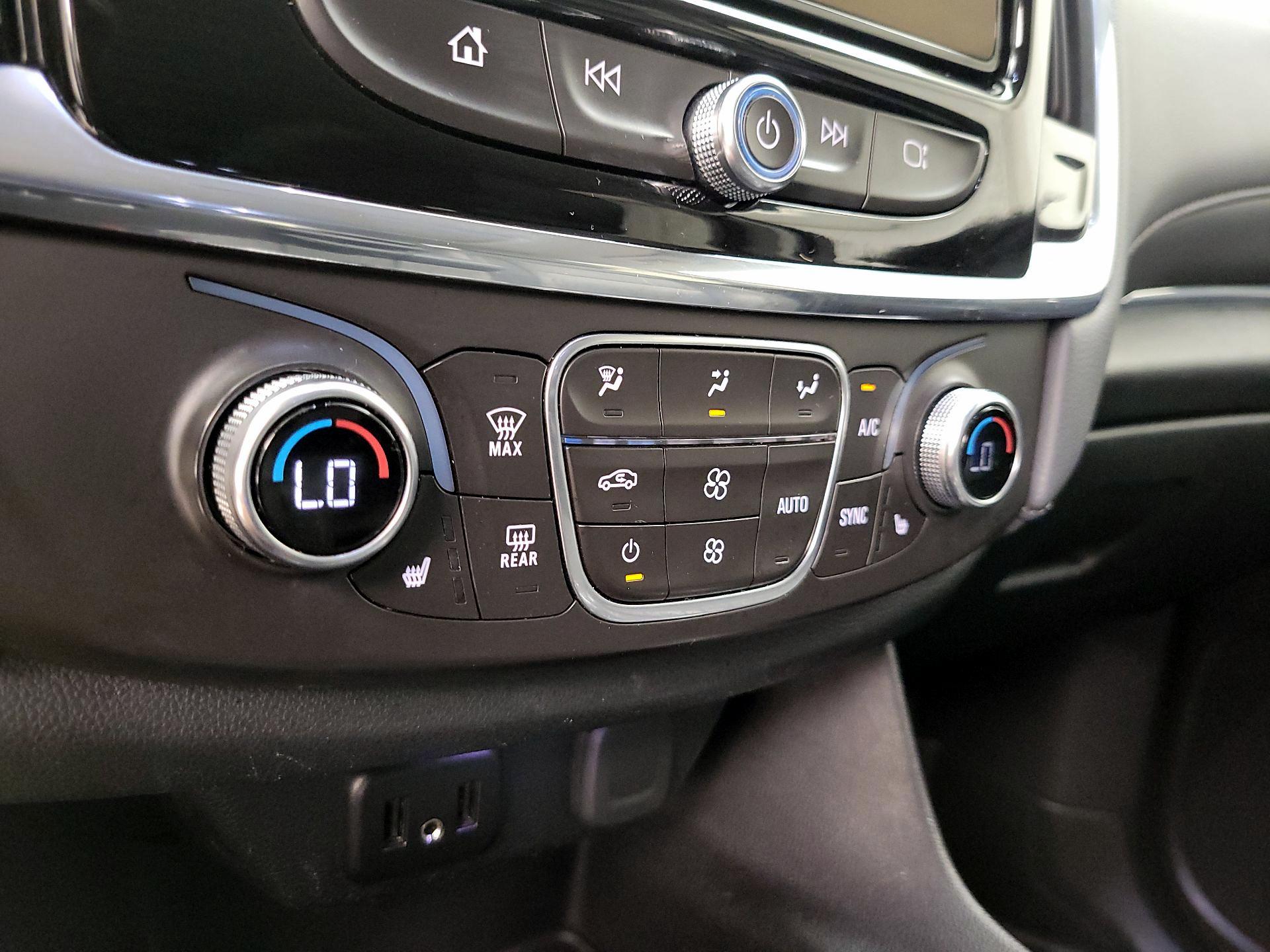 Thumbnail: 2018 Chevrolet Traverse - 17