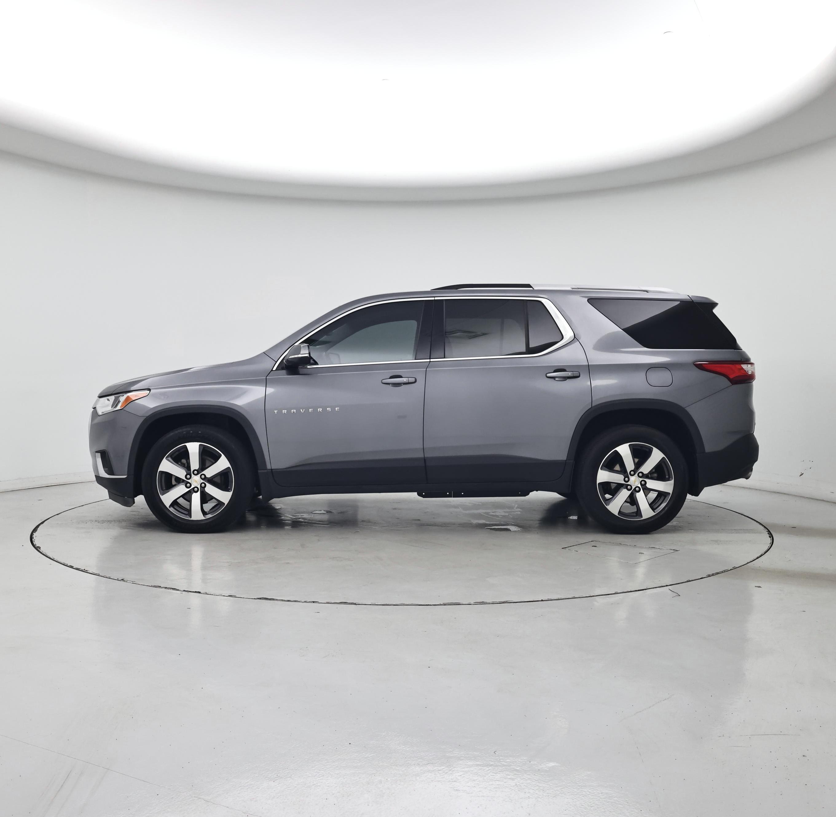 Thumbnail: 2018 Chevrolet Traverse - 3