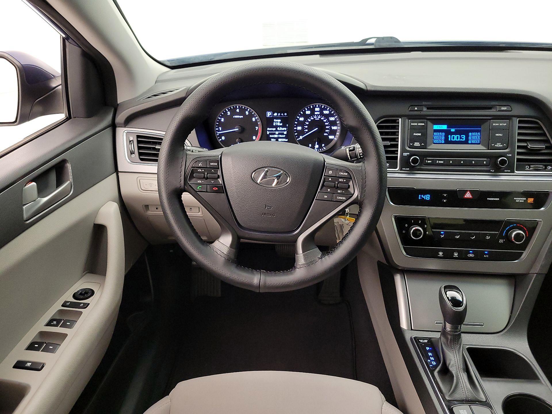 Thumbnail: 2015 Hyundai Sonata - 10