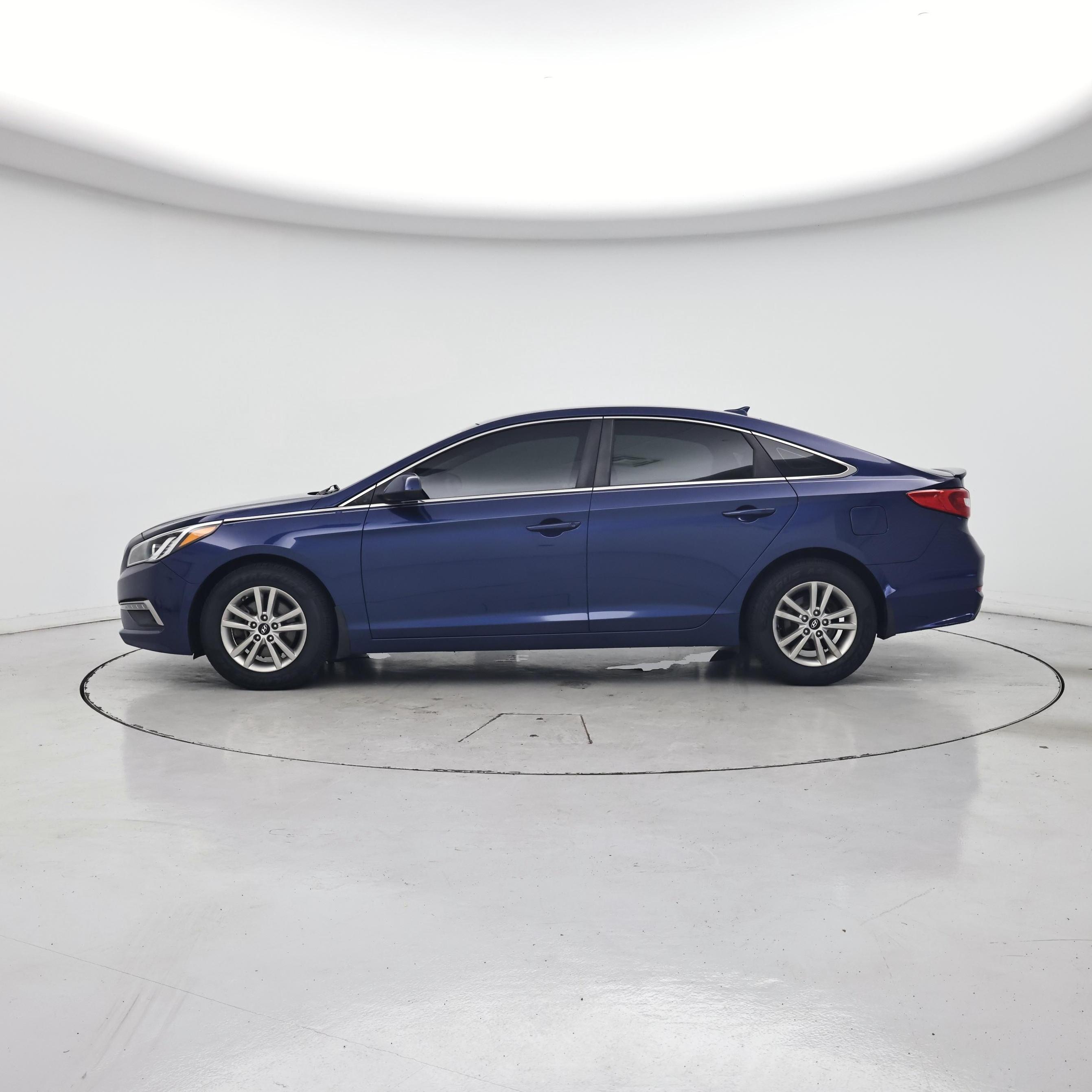 Thumbnail: 2015 Hyundai Sonata - 3