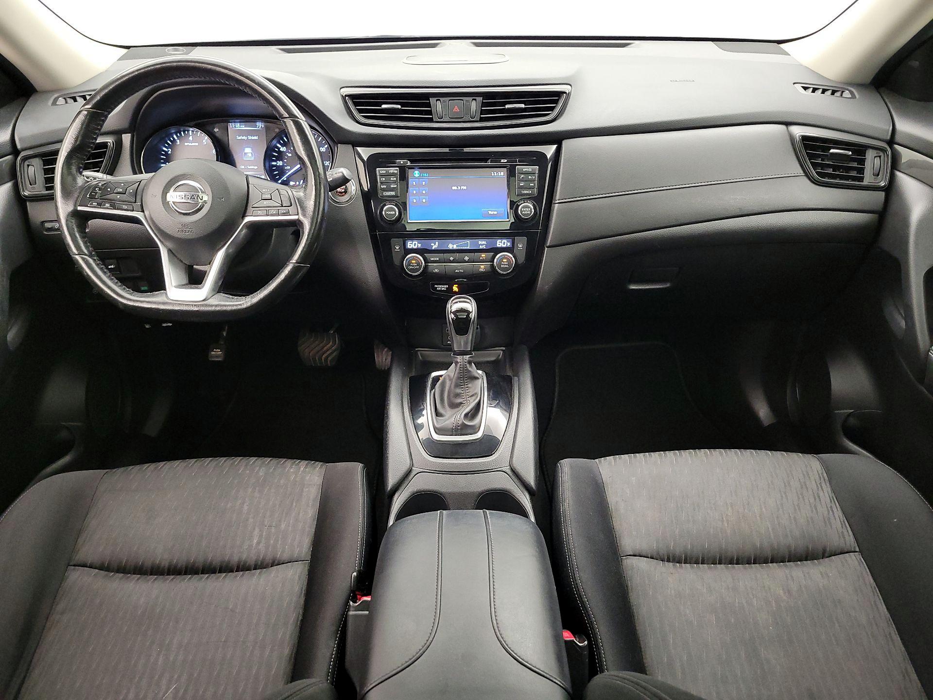 Thumbnail: 2017 Nissan Rogue - 9
