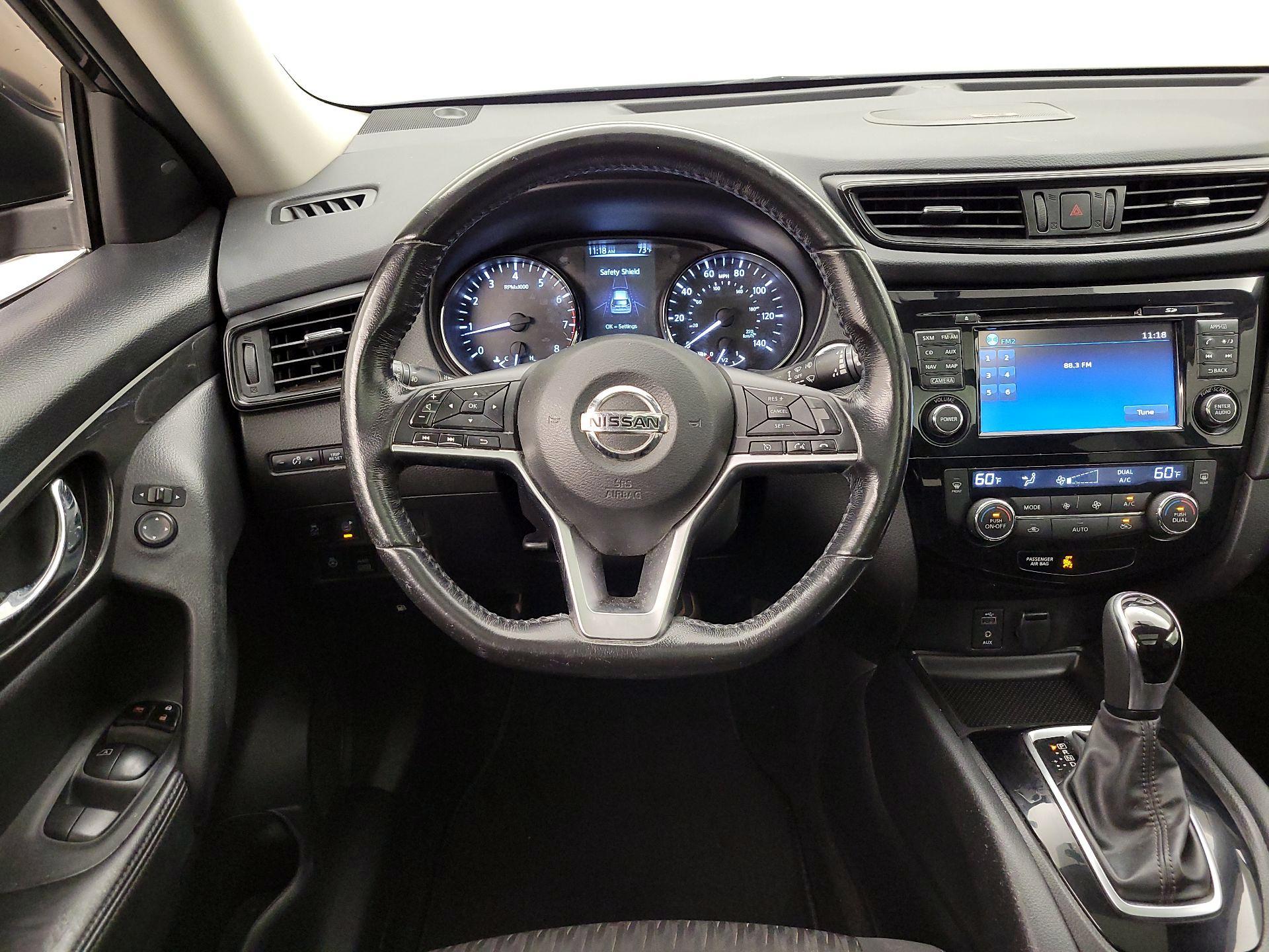 Thumbnail: 2017 Nissan Rogue - 10