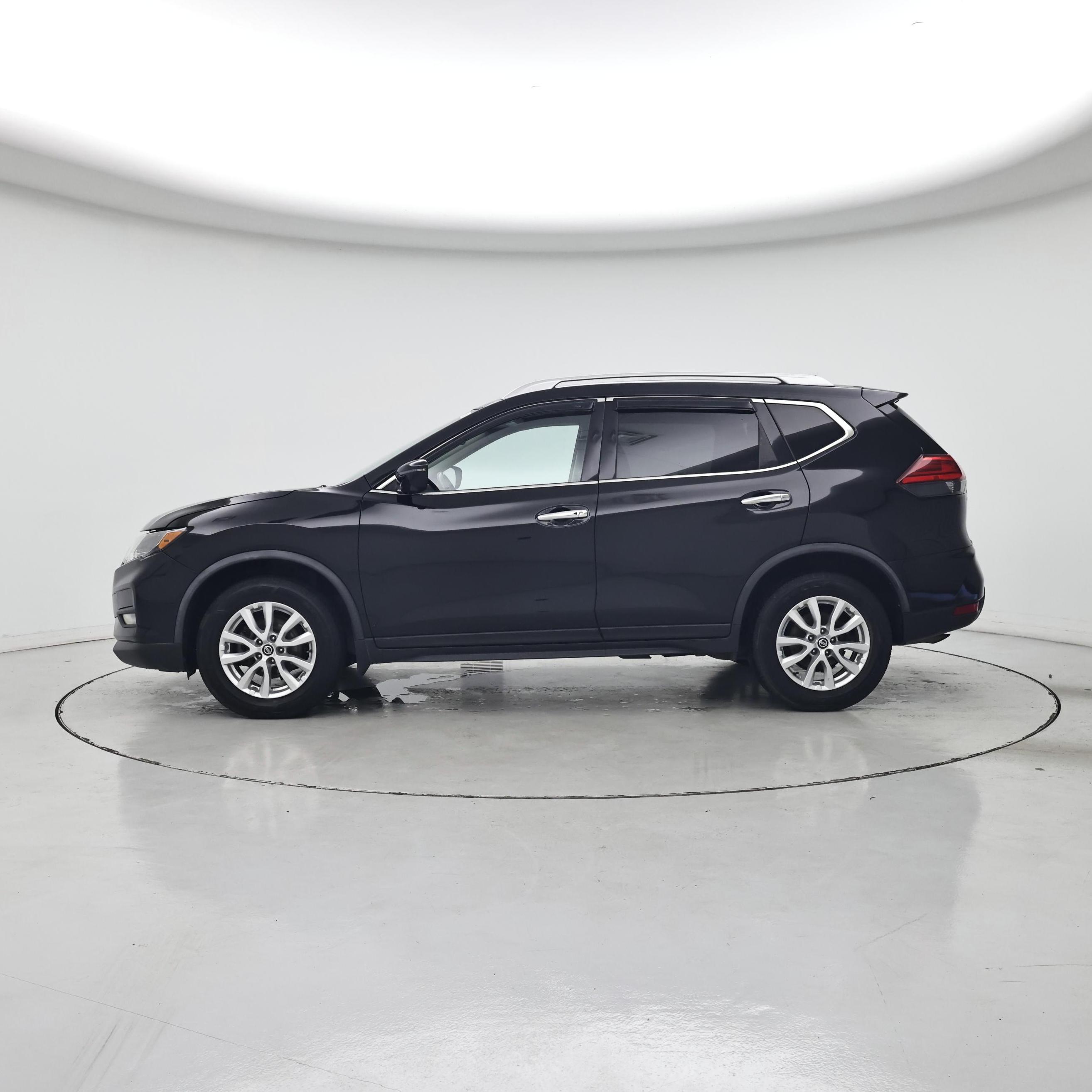 Thumbnail: 2017 Nissan Rogue - 3