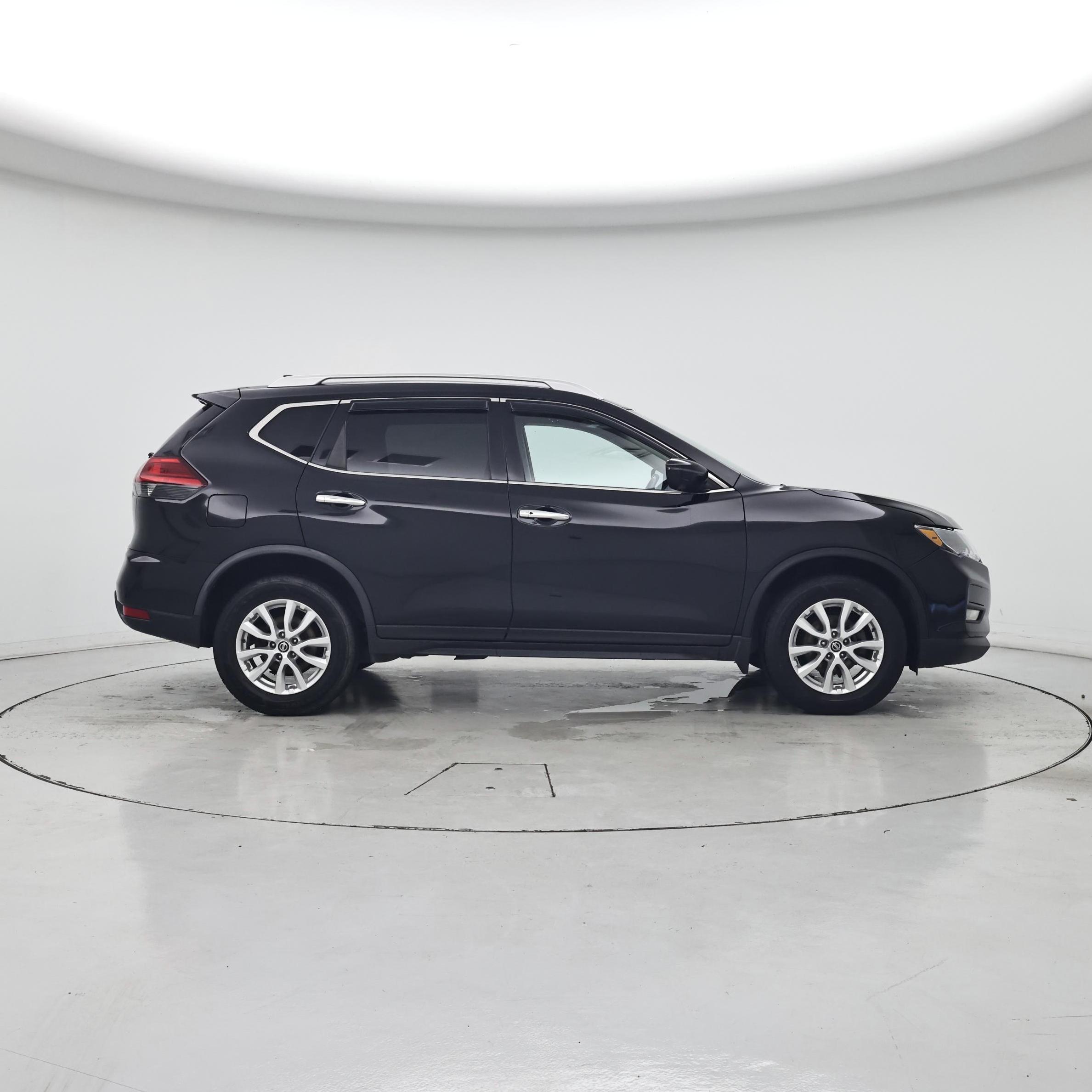 Thumbnail: 2017 Nissan Rogue - 7