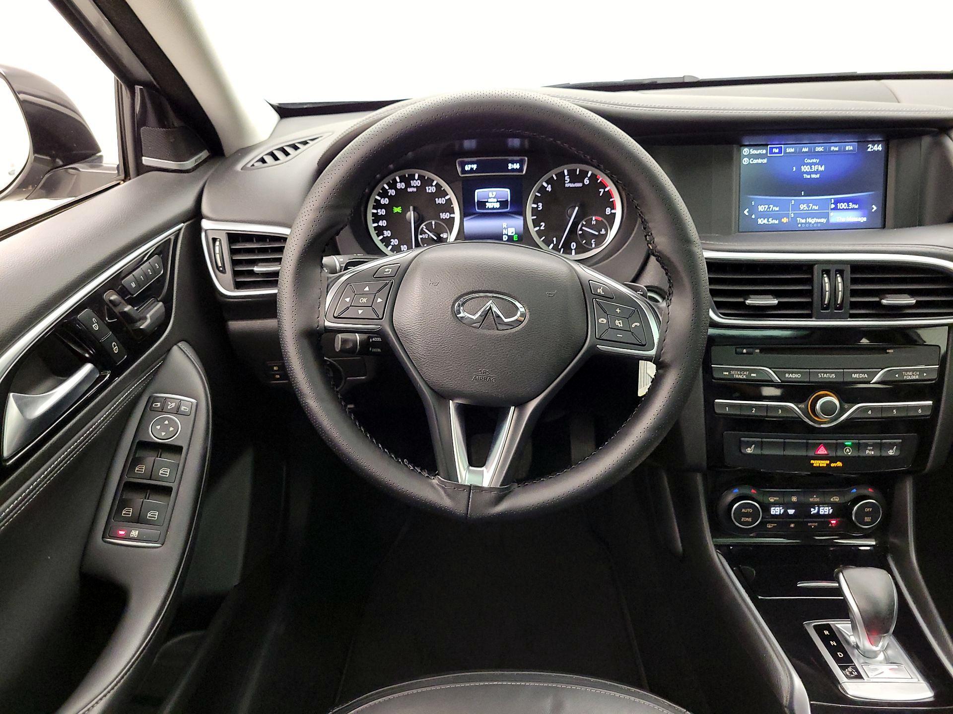 Thumbnail: 2017 INFINITI QX30 - 10