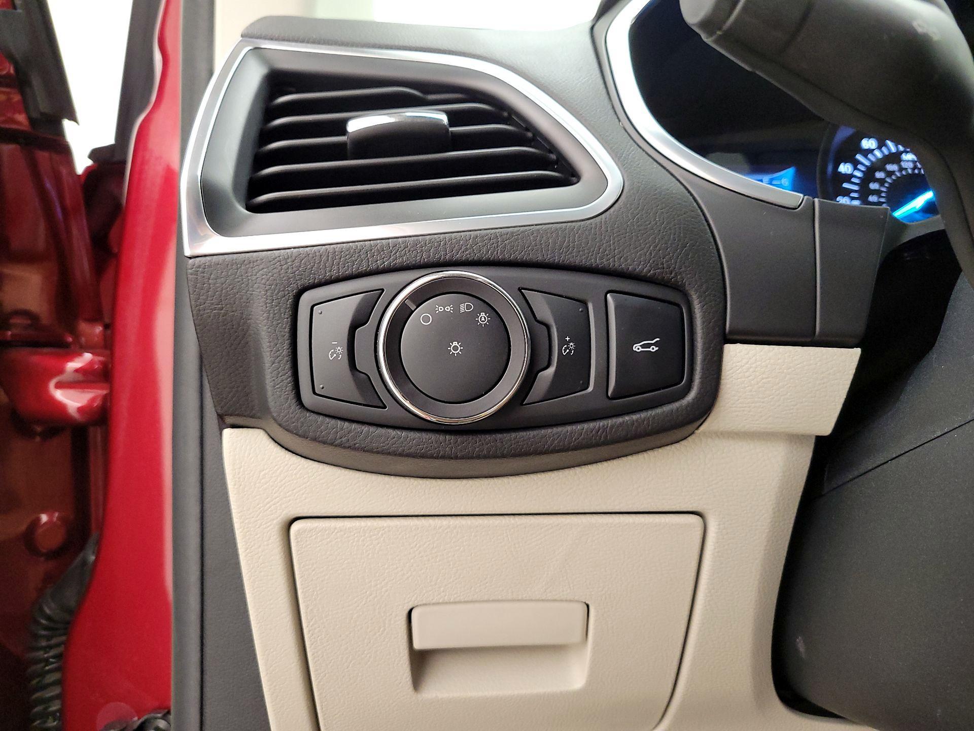 Thumbnail: 2015 Ford Edge - 13
