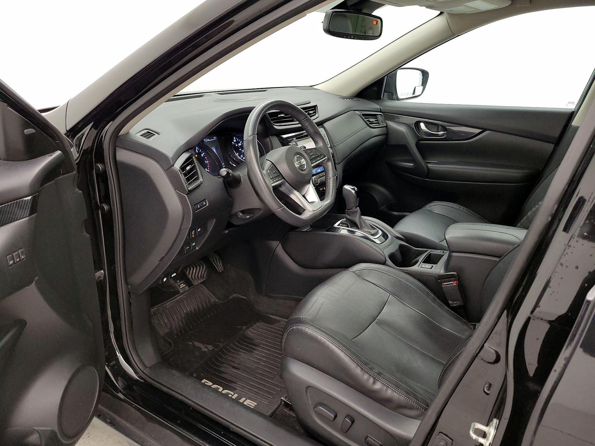 Thumbnail: 2017 Nissan Rogue - 11