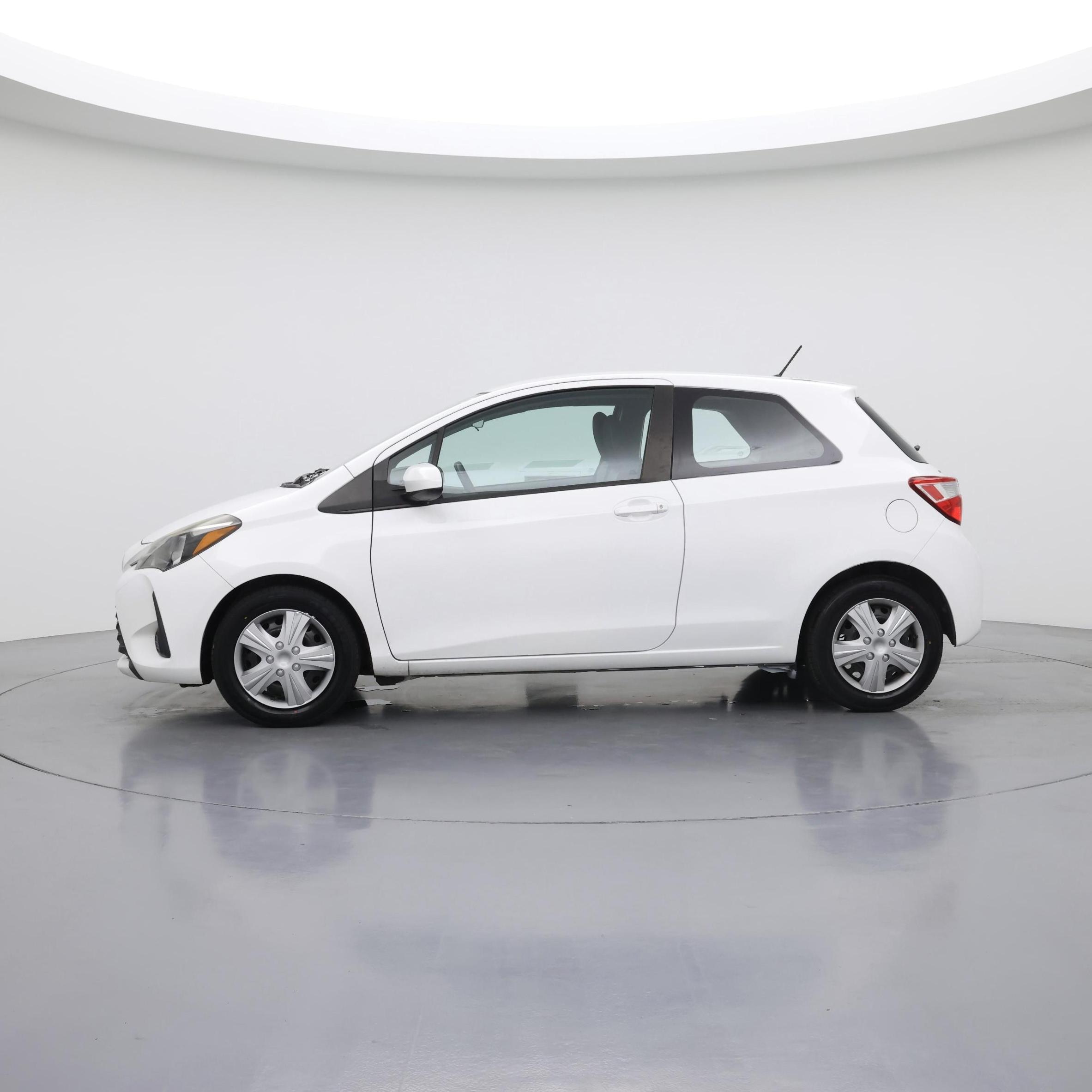 Thumbnail: 2018 Toyota Yaris - 3