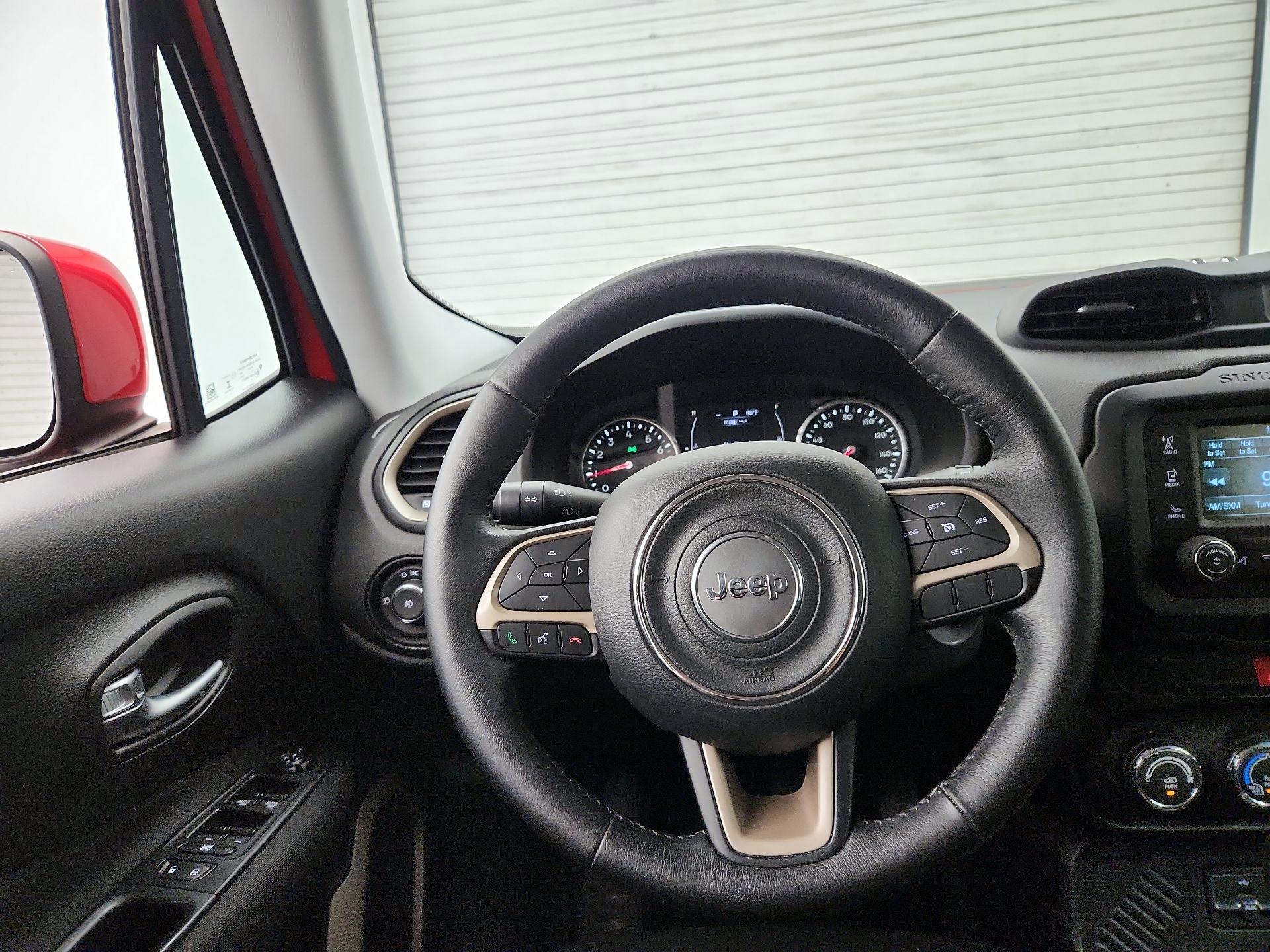 Thumbnail: 2016 Jeep Renegade - 10