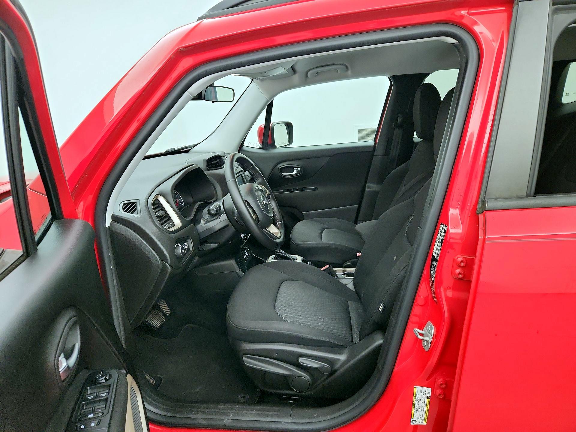 Thumbnail: 2016 Jeep Renegade - 11