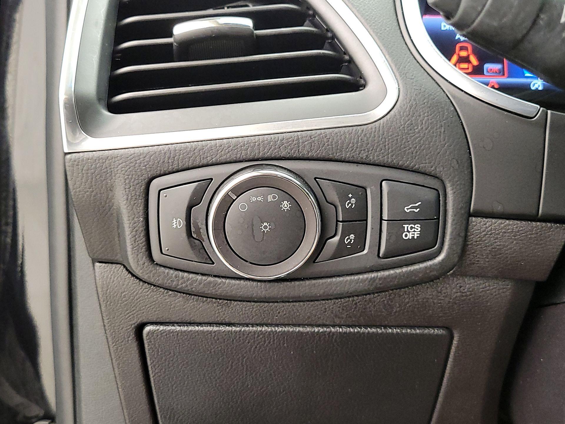 Thumbnail: 2019 Ford Edge - 13