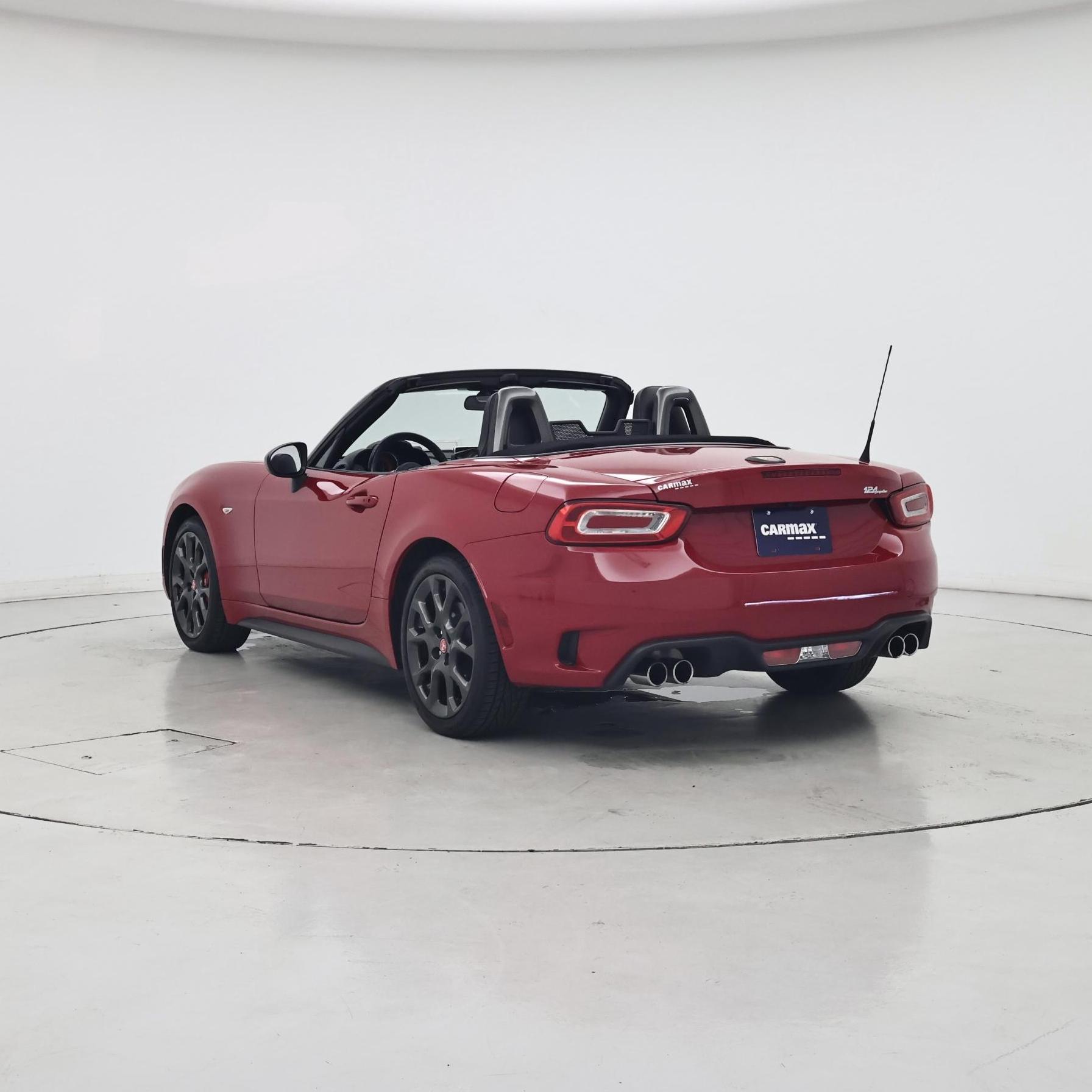 Thumbnail: 2018 Fiat 124 Spider - 2