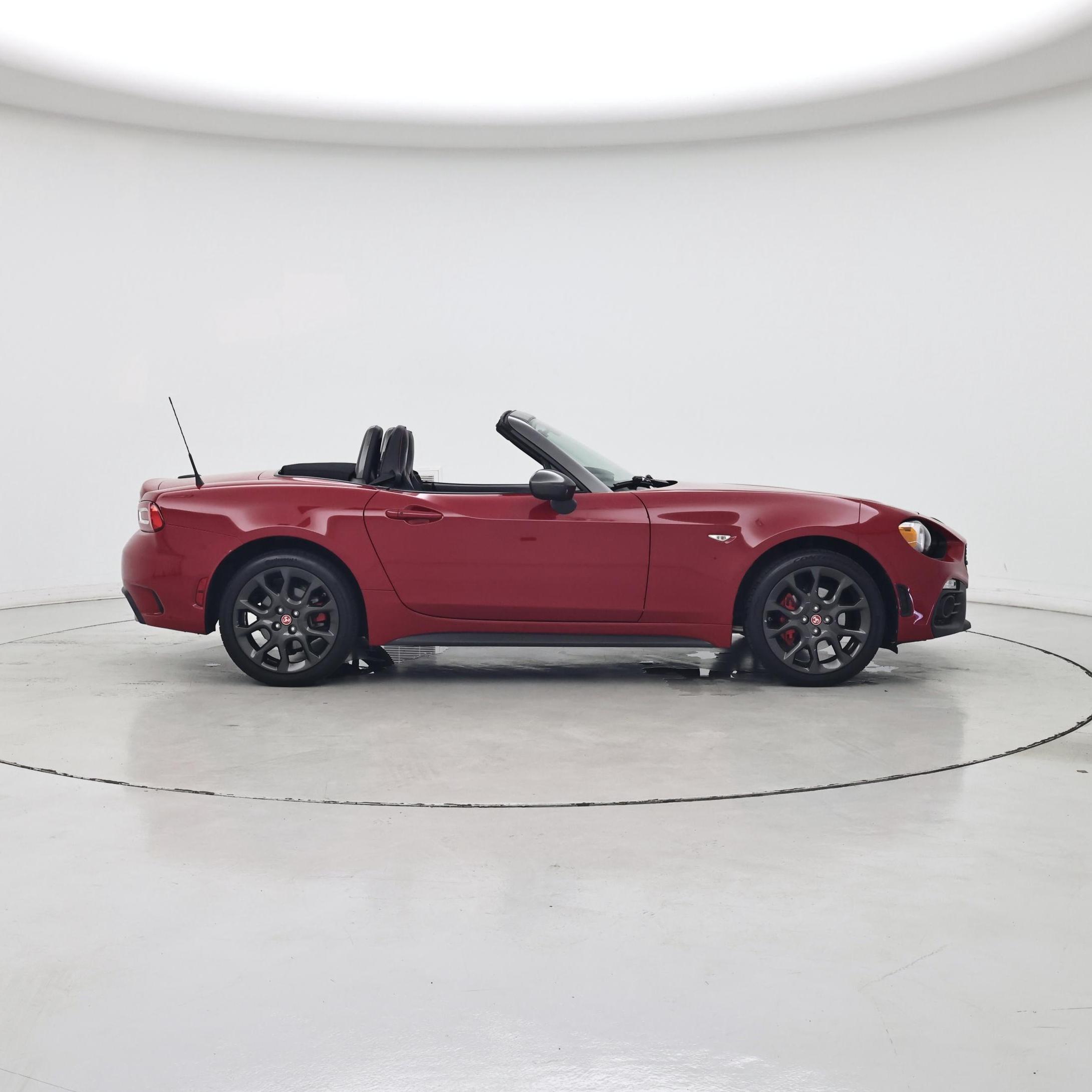 Thumbnail: 2018 Fiat 124 Spider - 7