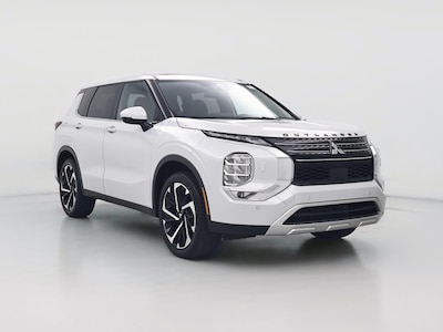 White 2024 Mitsubishi Outlander SE