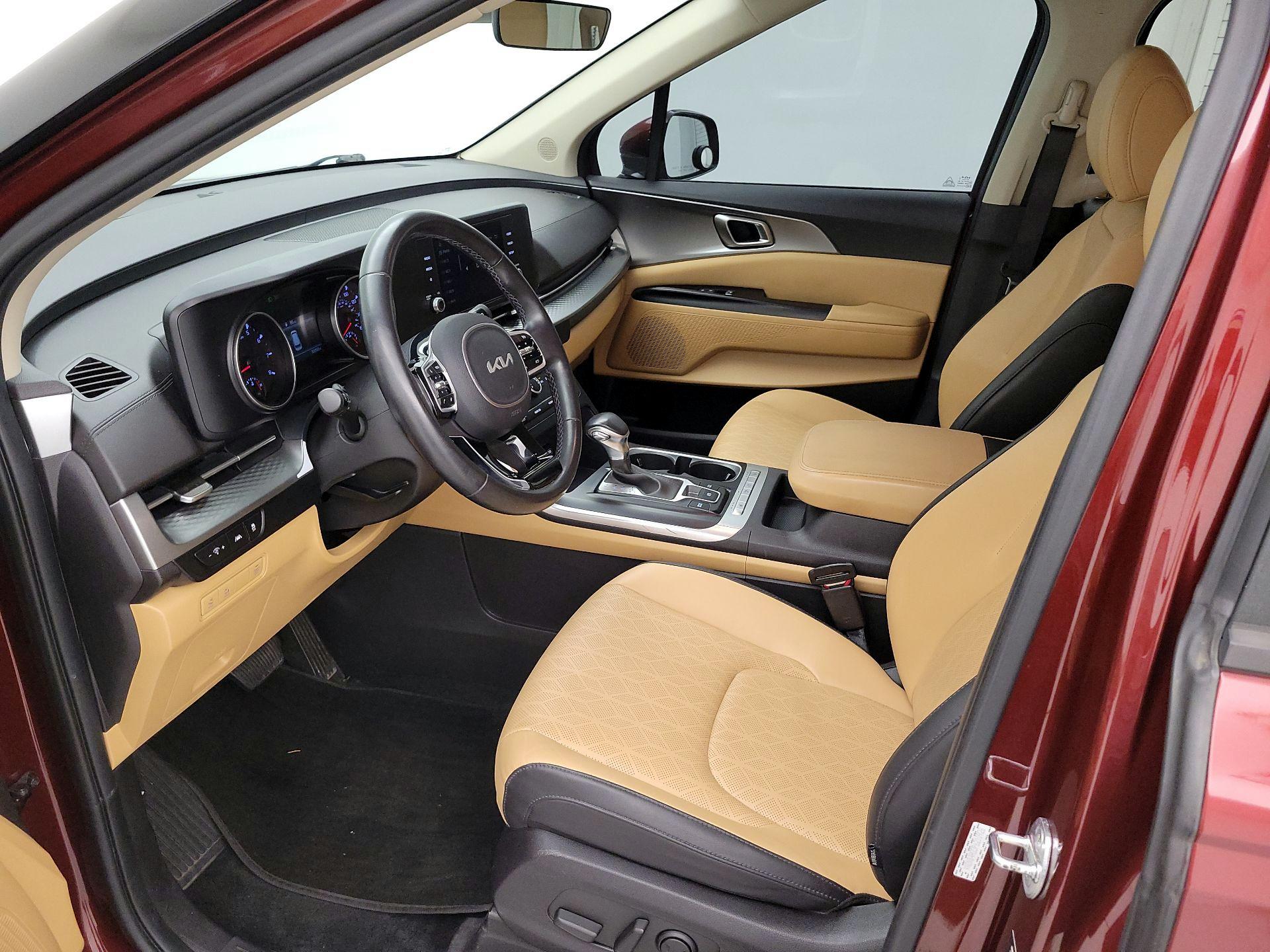 Thumbnail: 2023 Kia Carnival - 11