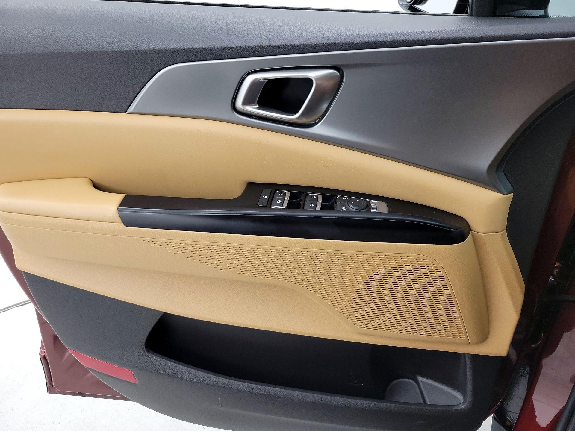 Thumbnail: 2023 Kia Carnival - 12