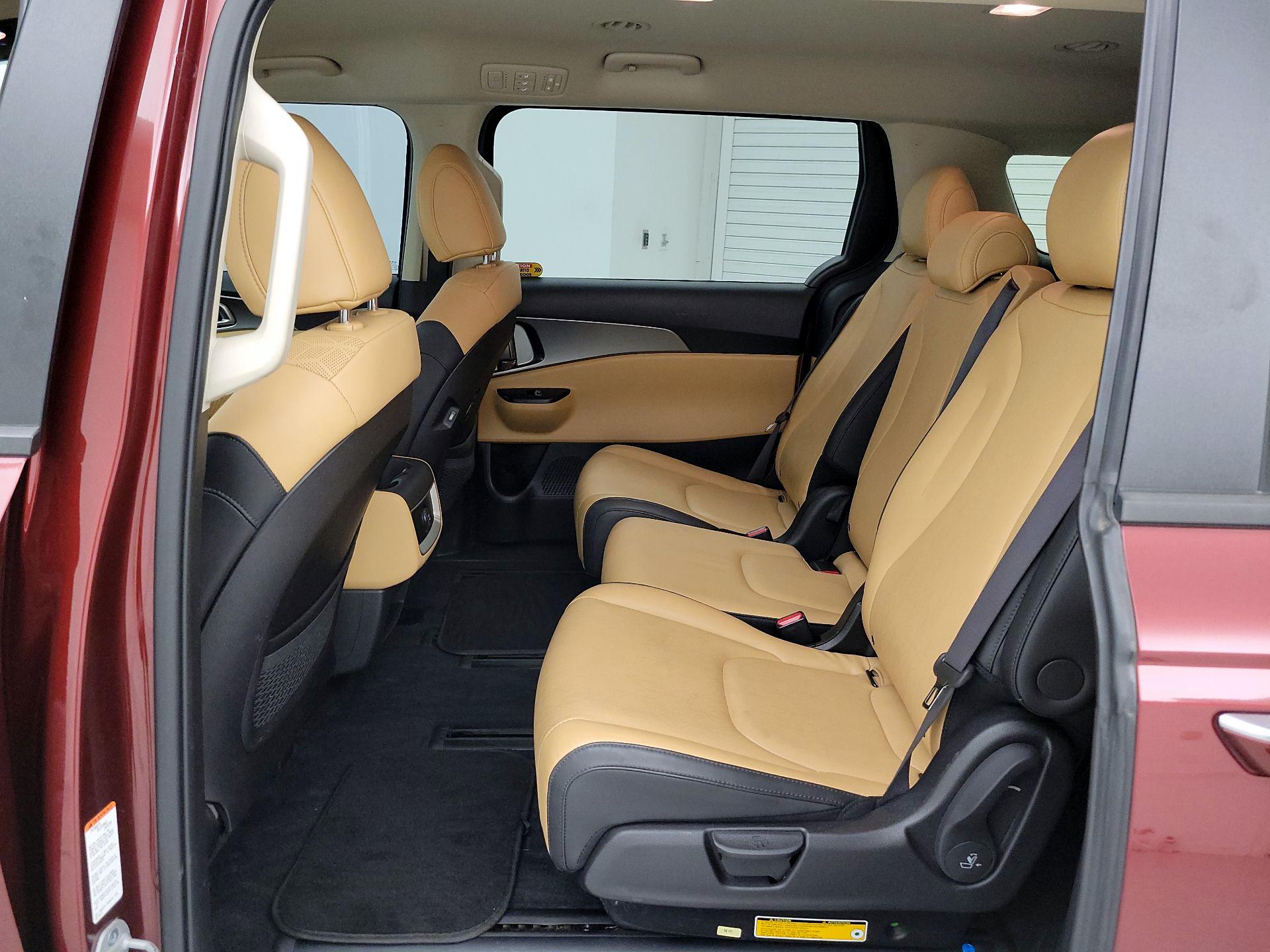 Thumbnail: 2023 Kia Carnival - 19