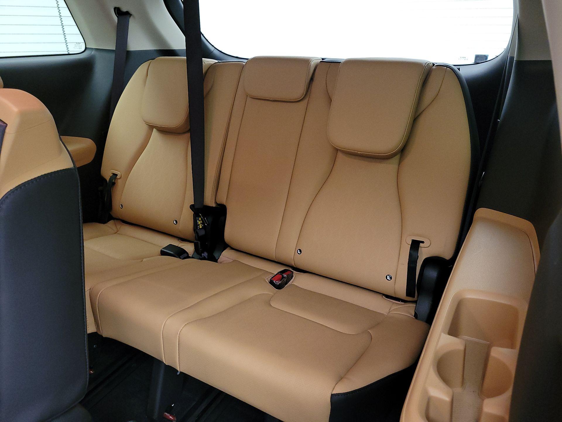 Thumbnail: 2023 Kia Carnival - 20