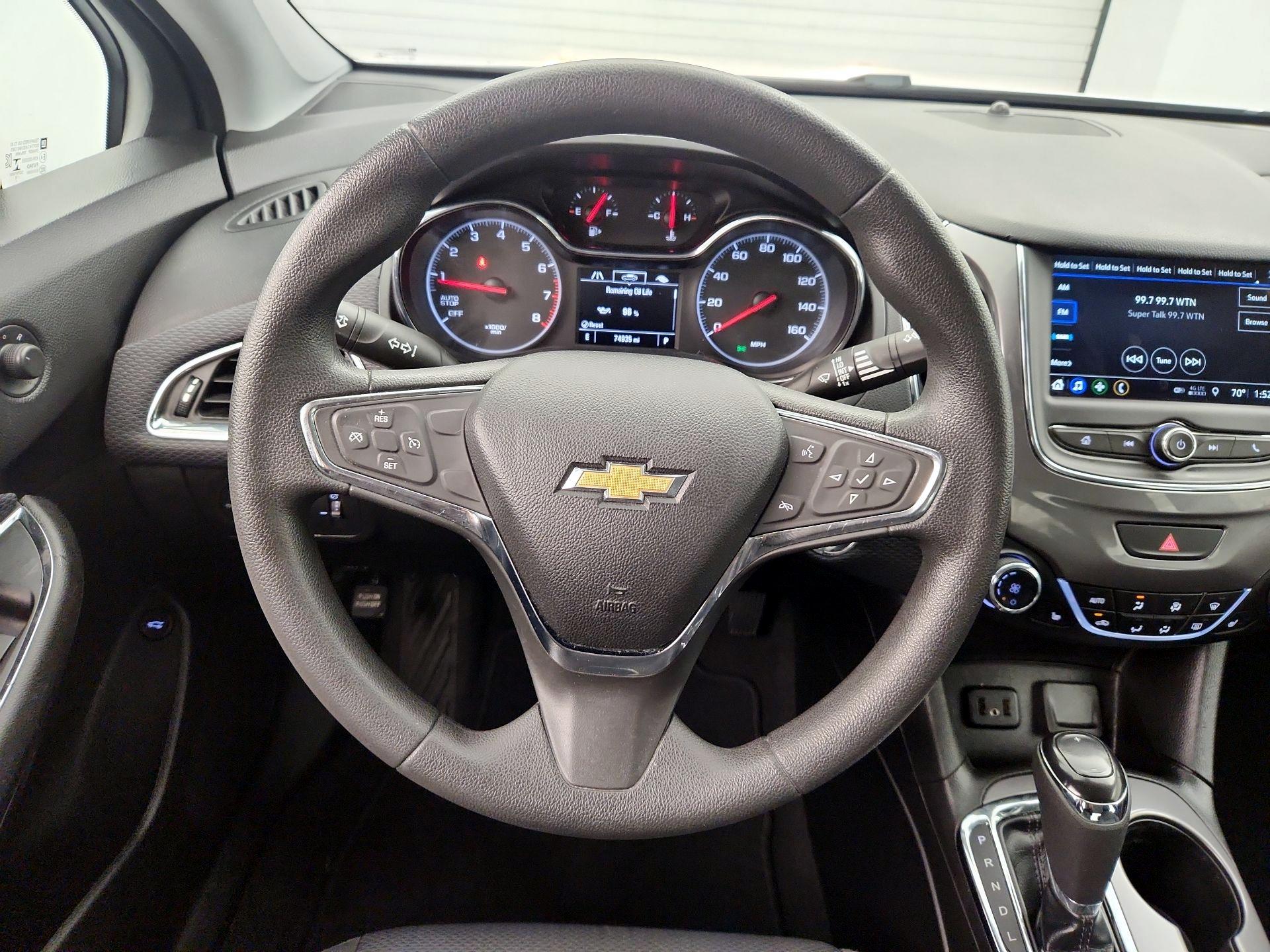 Thumbnail: 2019 Chevrolet Cruze - 10